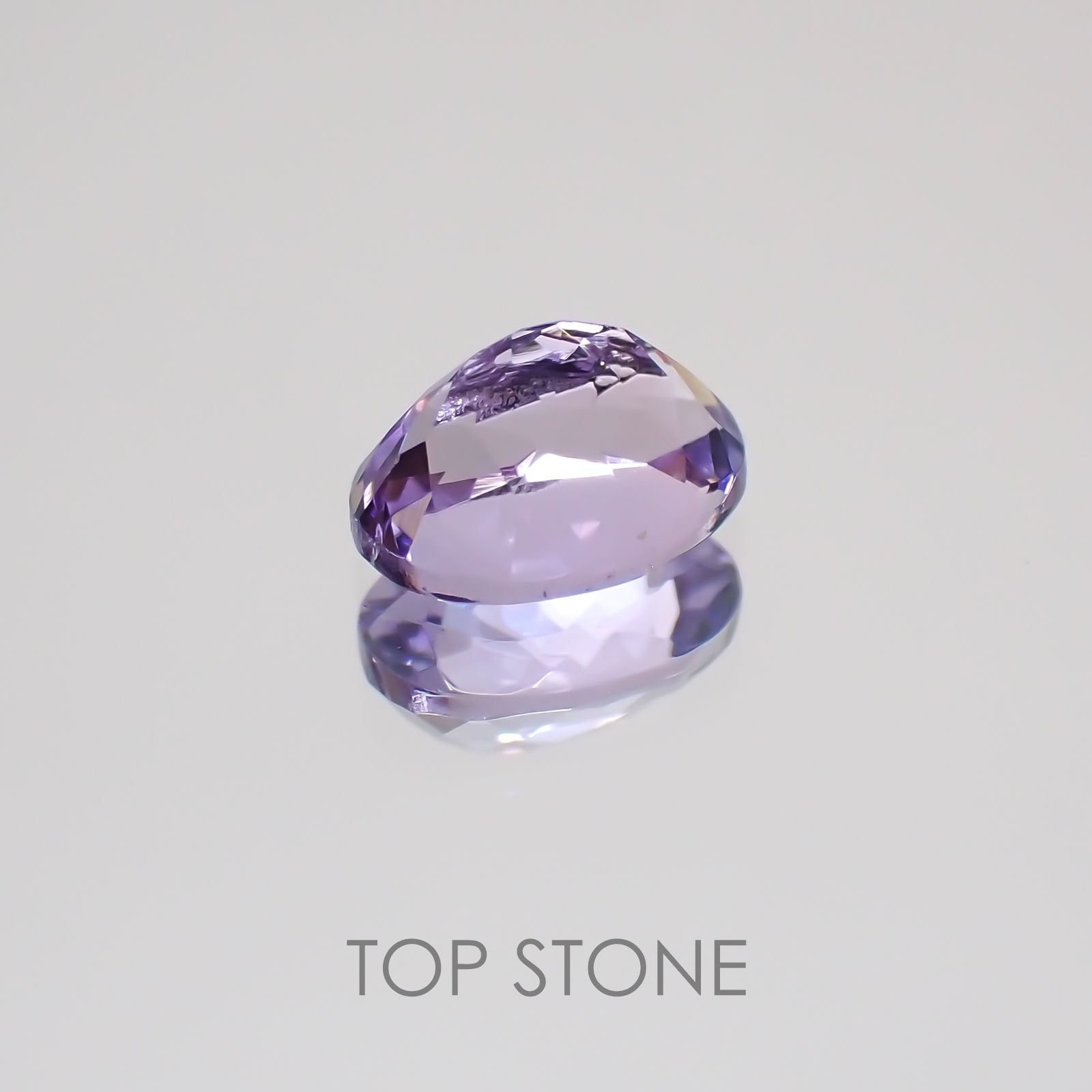 ラベンダータンザナイト タンザニア産 ルース 0.61ct[21019348]6×4.1mm前後