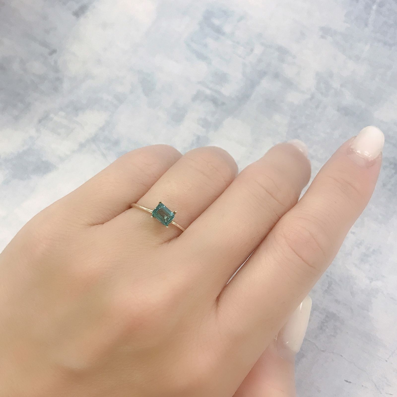 ブルーグリーンアパタイト(宝石名アパタイト)マダガスカル産 0.58ct 識別済[220616659]5.2x4mm前後