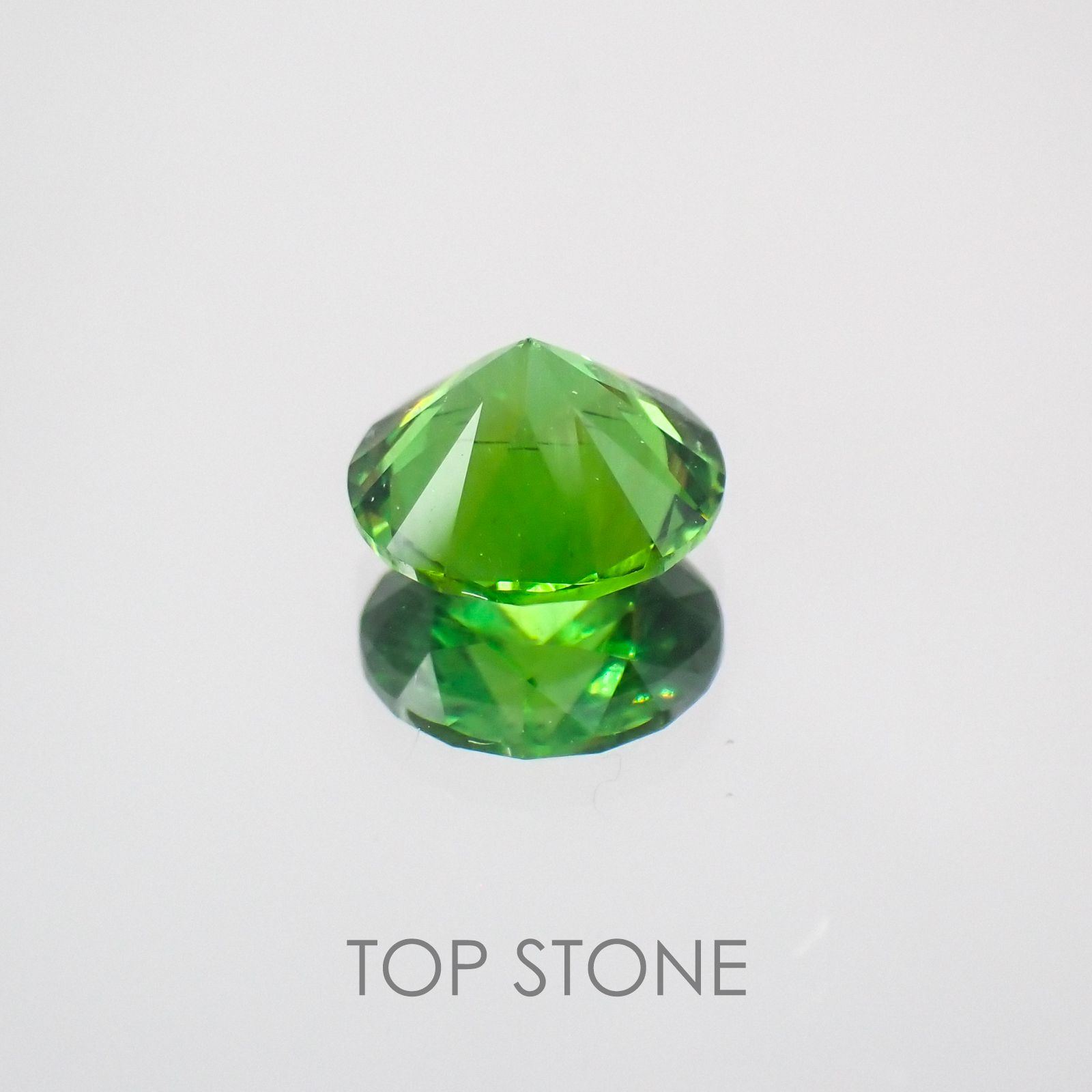 デマントイドガーネット(宝石名デマントイド・ガーネット) ロシア産 1.065ct ソ付(彩珠)[210310255]6.2×6.2mm前後
