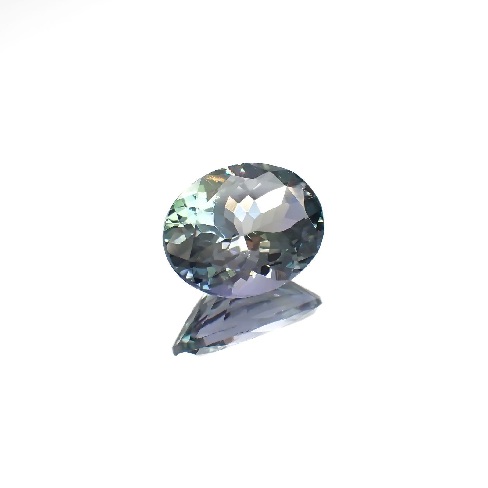 バイカラータンザナイト(宝石名タンザナイト)タンザニア産 2.87ct 識別