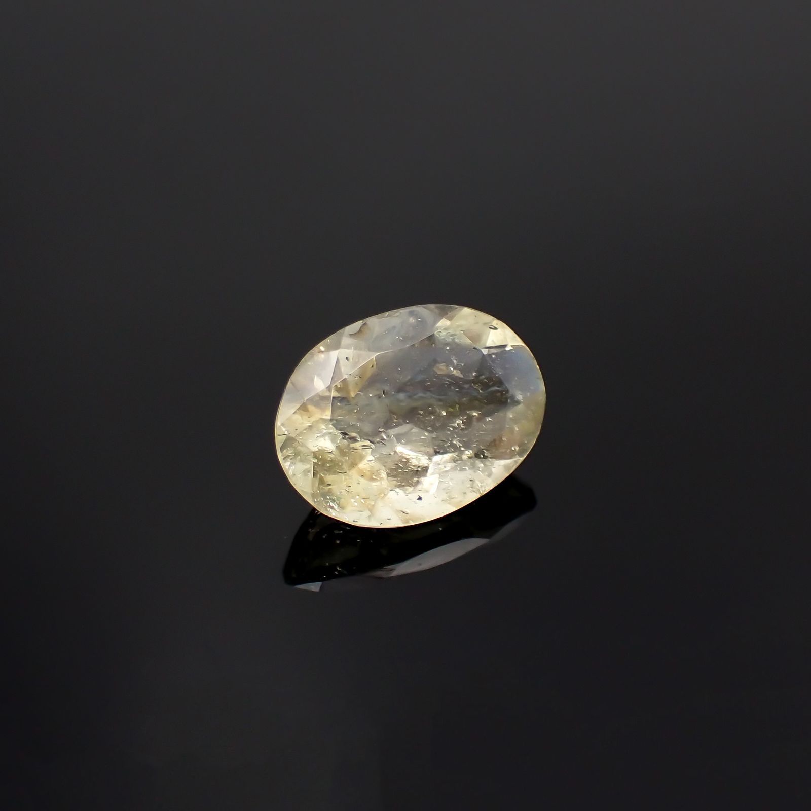 リビアングラス 発見地：エジプト・リビア砂漠 2.77ct[221018190]12.1x8.8mm前後