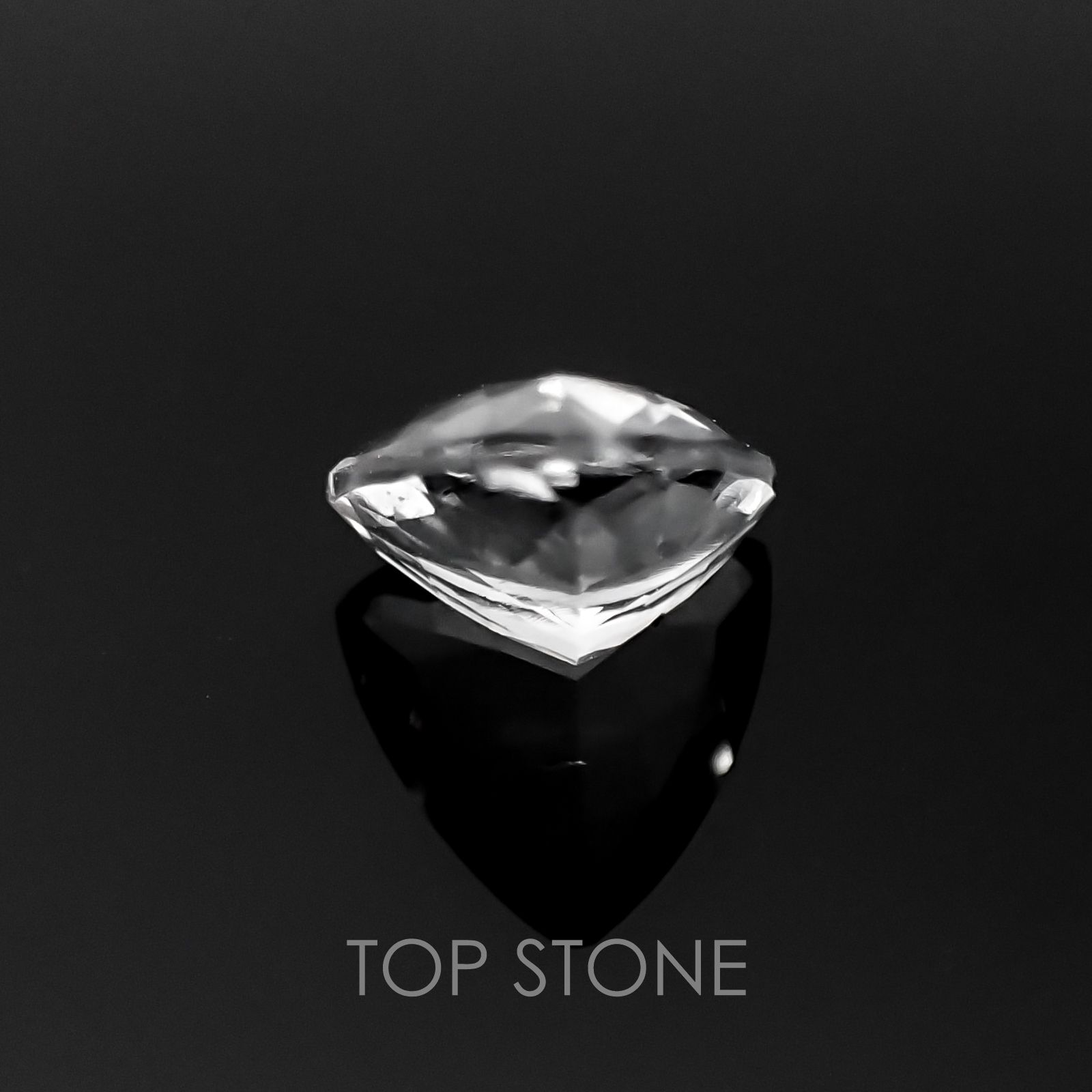 ハイアライトオパール メキシコ産 ルース 0.92ct[21058257]7.2×7.6mm前後