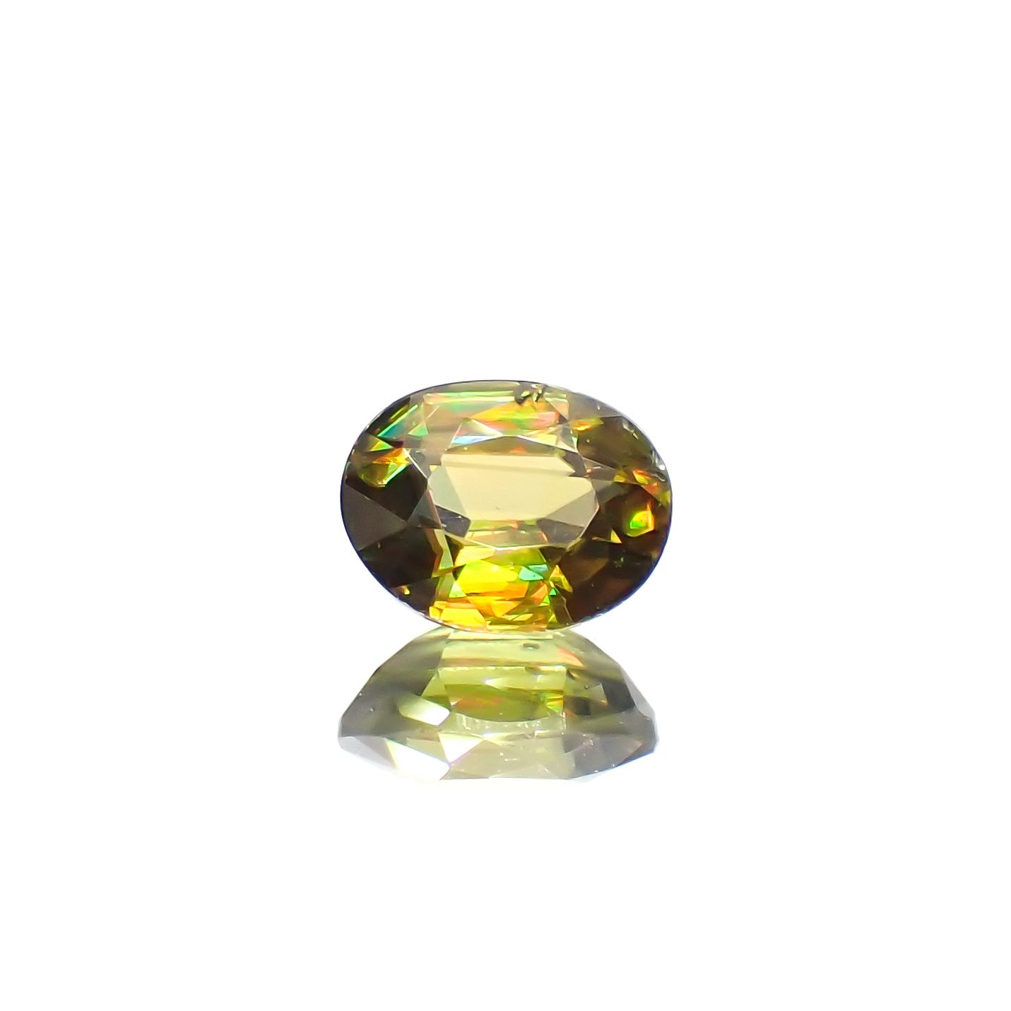カラーチェンジスフェーン パキスタン産 0.39ct[231224741]4.8x3.8mm前後