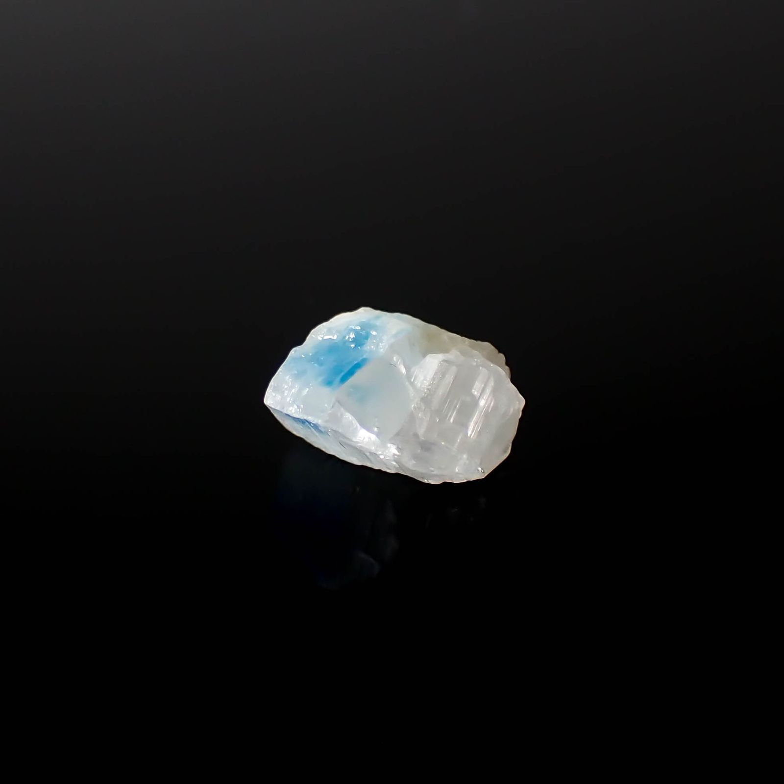 ユークレース 原石 ブラジル産 2.28ct[240928828]7.5x8.2mm前後