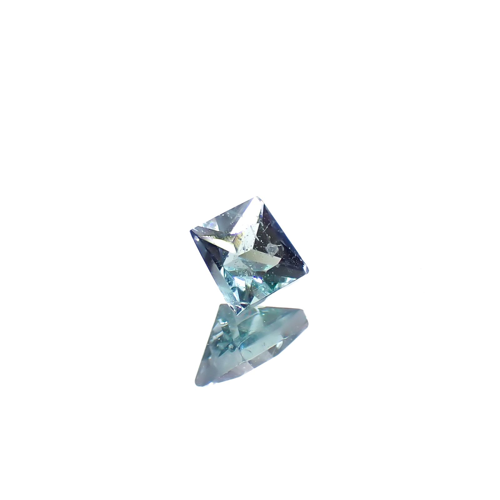 ◇プリンセスカット◇ブルーグリーンコーネルピン(宝石名ブルーグリーン・コーネルピン)タンザニア産 0.15ct 識別済[240527681]2.8x2.8mm前後