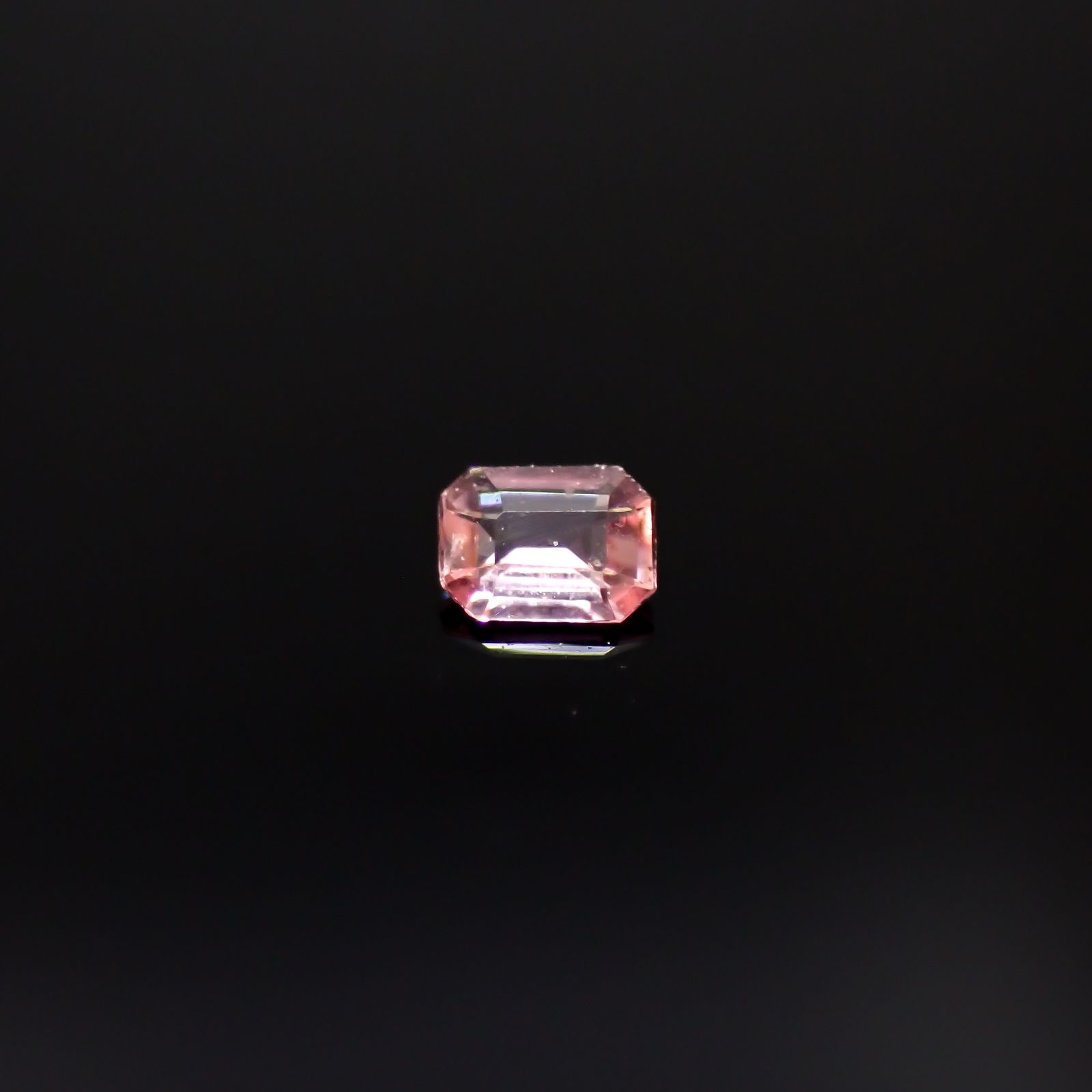 ヴェイリネナイト(宝石名ベイリネナイト)パキスタン産 0.030ct 識別済[240628341]2.2x1.7mm前後