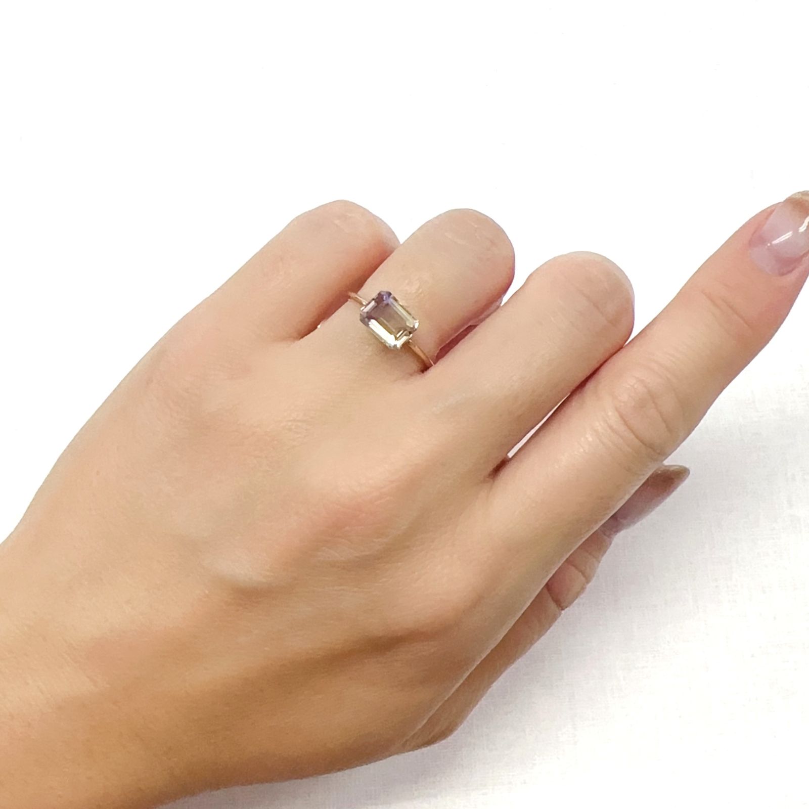 アメトリン(宝石名バイカラー・クォーツ/別名アメトリン)ボリビア産 1.59ct 識別済[231023881]8x6.1mm前後