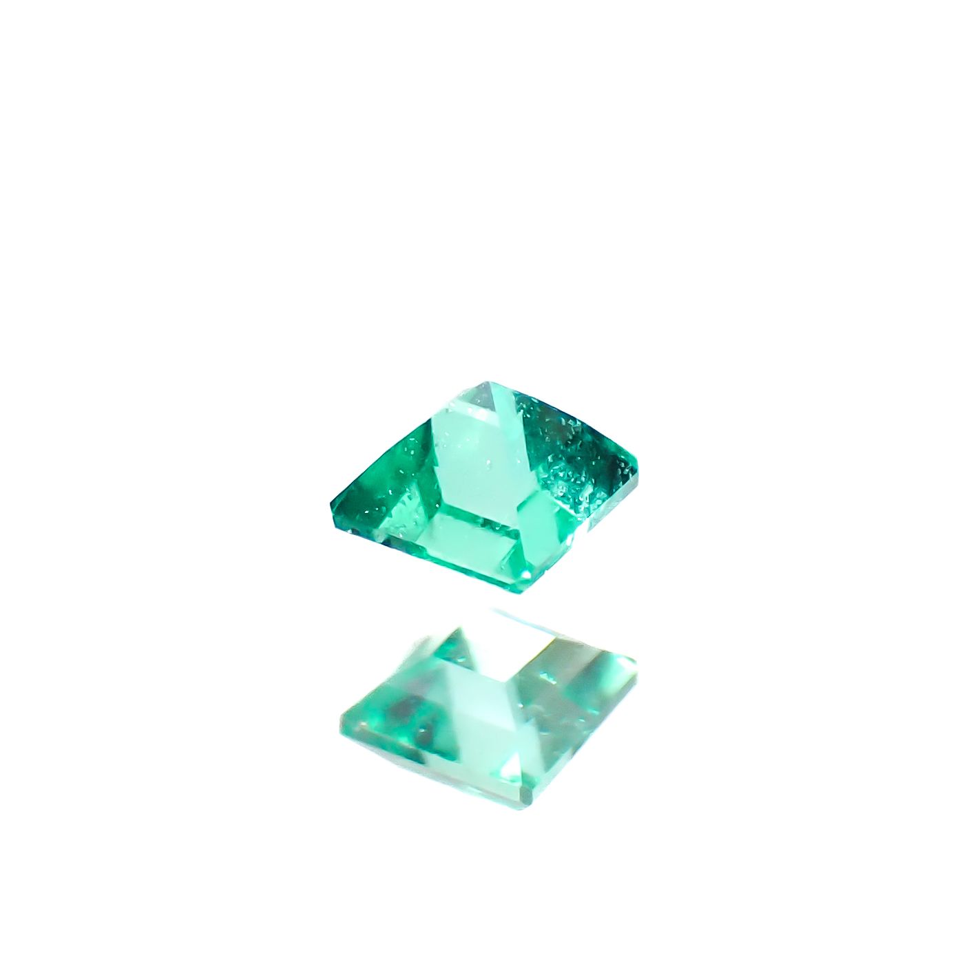 ノンオイルエメラルド ロシア産 0.041ct [250229875]1.9x1.9mm前後
