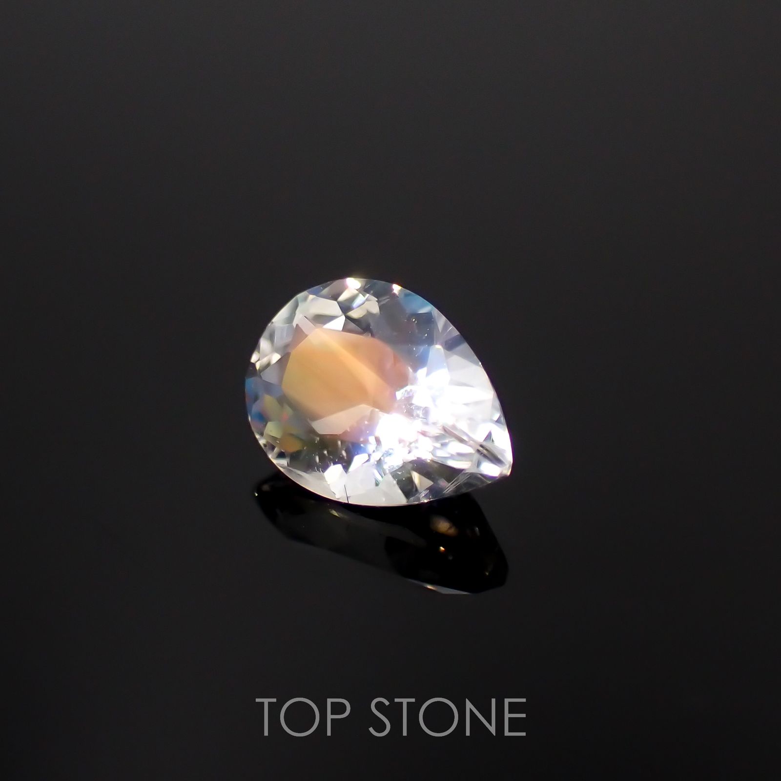 レインボームーンストーン(宝石名ラブラドライト)マダガスカル産 0.54ct 識別済[221119178]6.8x5mm前後
