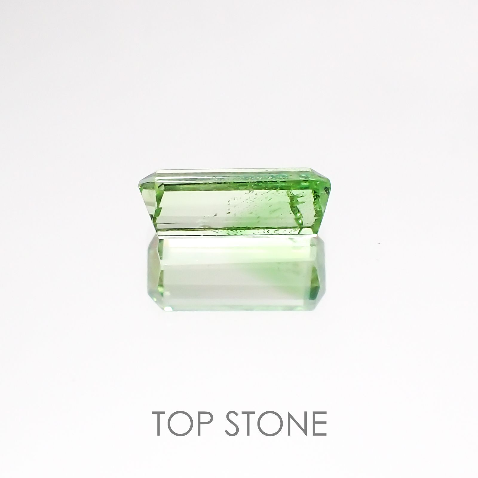 バイカラーツァボライト タンザニア産 ルース 1.52ct[20128482]9.5×4.4mm前後