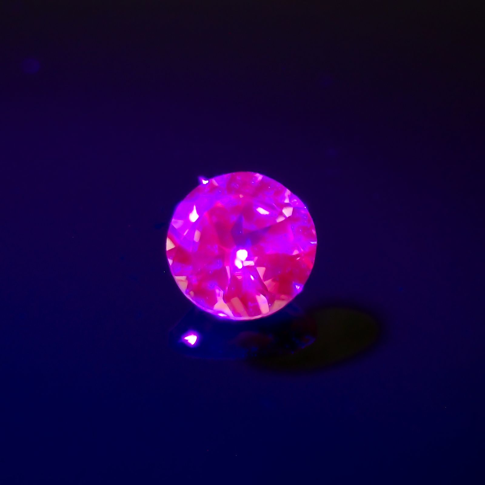 ドラゴンガーネット タンザニア産 0.19ct[230421443]3.4x3.4mm前後