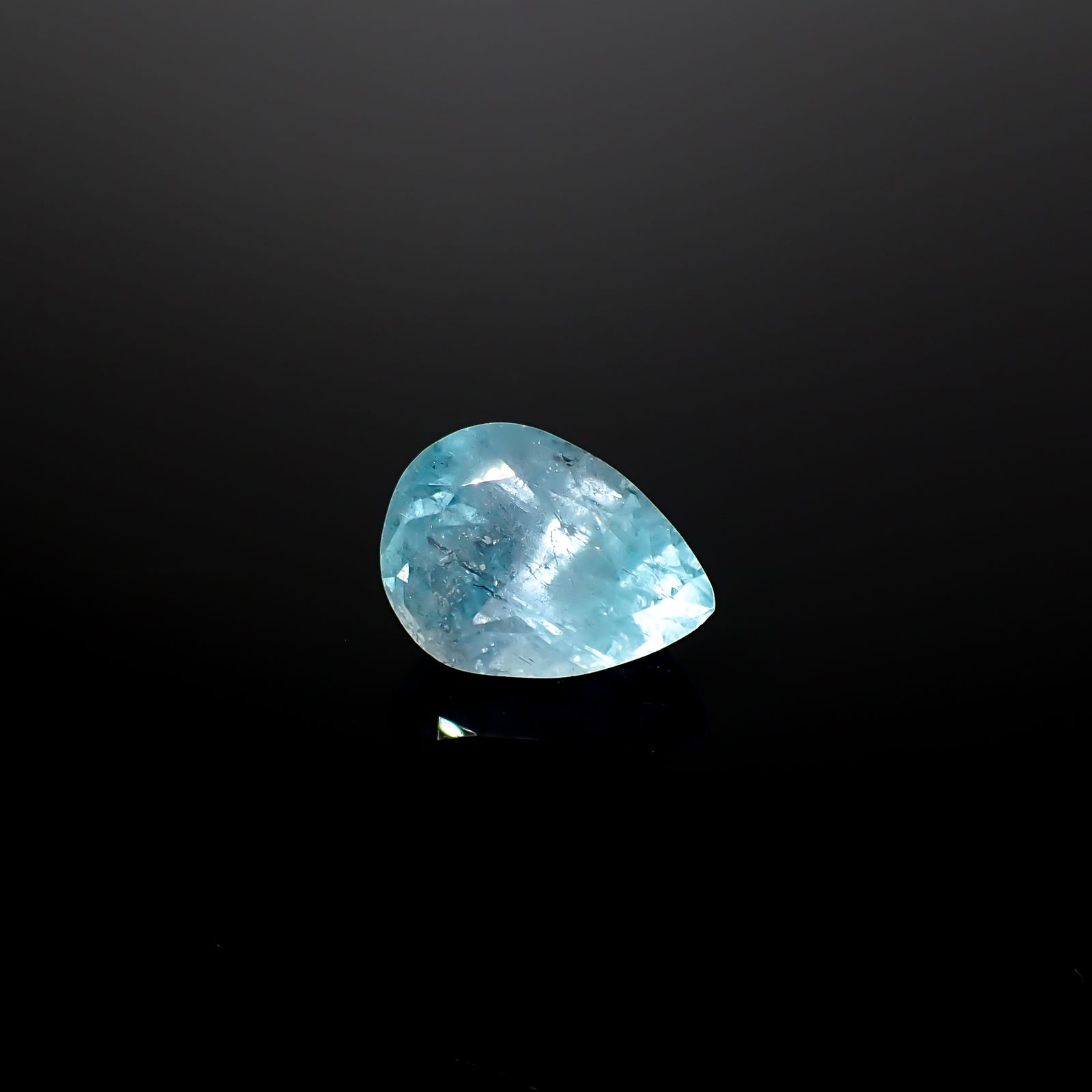 ユークレース(宝石名ブルー・ユークレース)コロンビア産 13.529ct ソ付(彩珠)[240628193]17.5x12.9mm前後