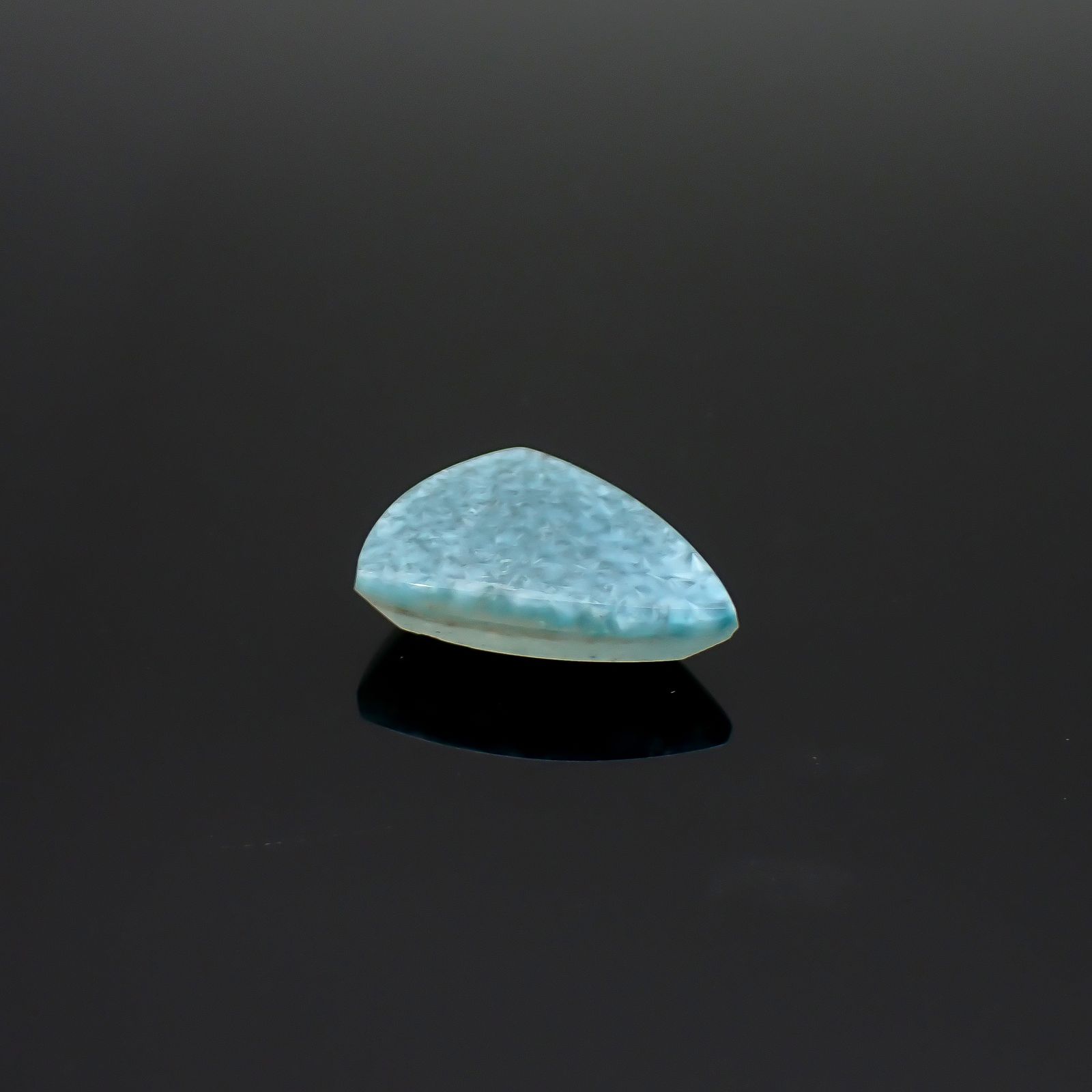 パライバクォーツ ブラジル産 13.73ct / 21.4x16.8mm前後 [260632503]