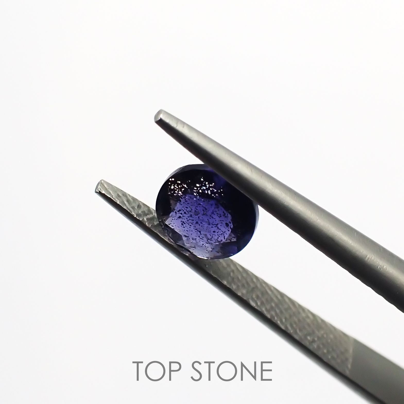 アイオライトサンストーン インド・ブラジル産 ルース 0.77ct[210611089]6.1×6mm前後