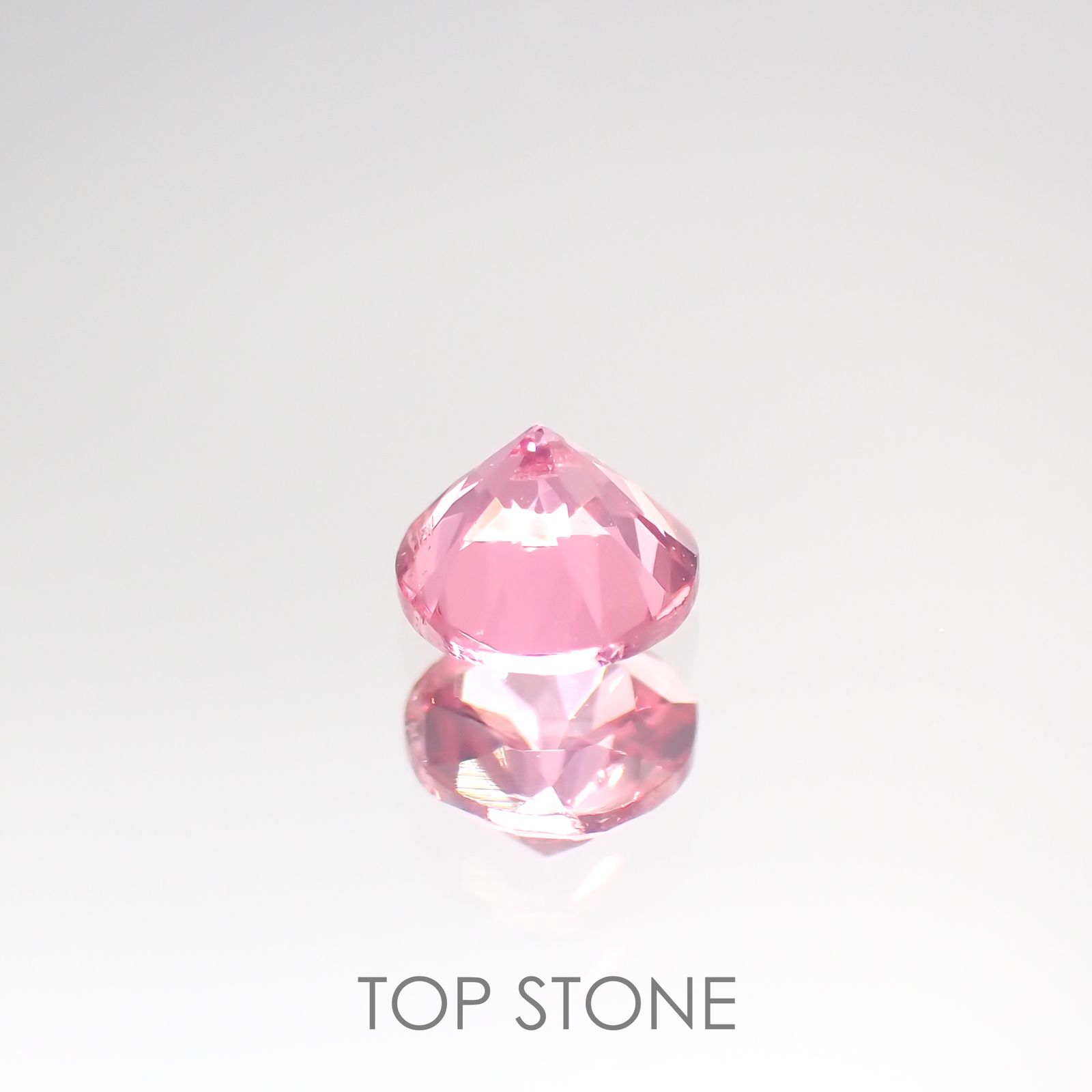 ホットピンクスピネル(宝石名ピンク・スピネル) タンザニア産 0.33ct 識別済[210812583]4×4mm前後