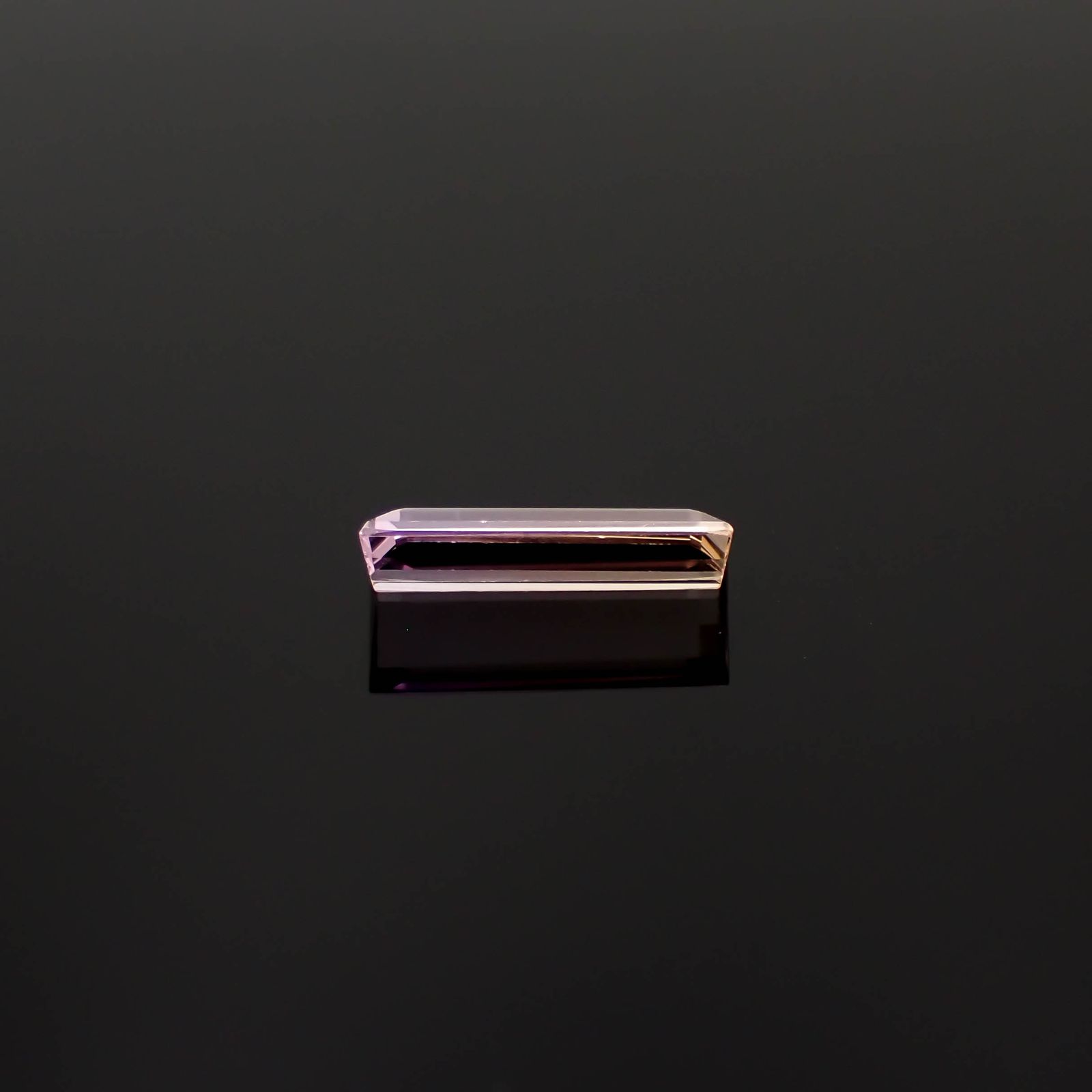 バイカラートパーズ ブラジル産 1.74ct[230521918]11.8x4.9mm前後
