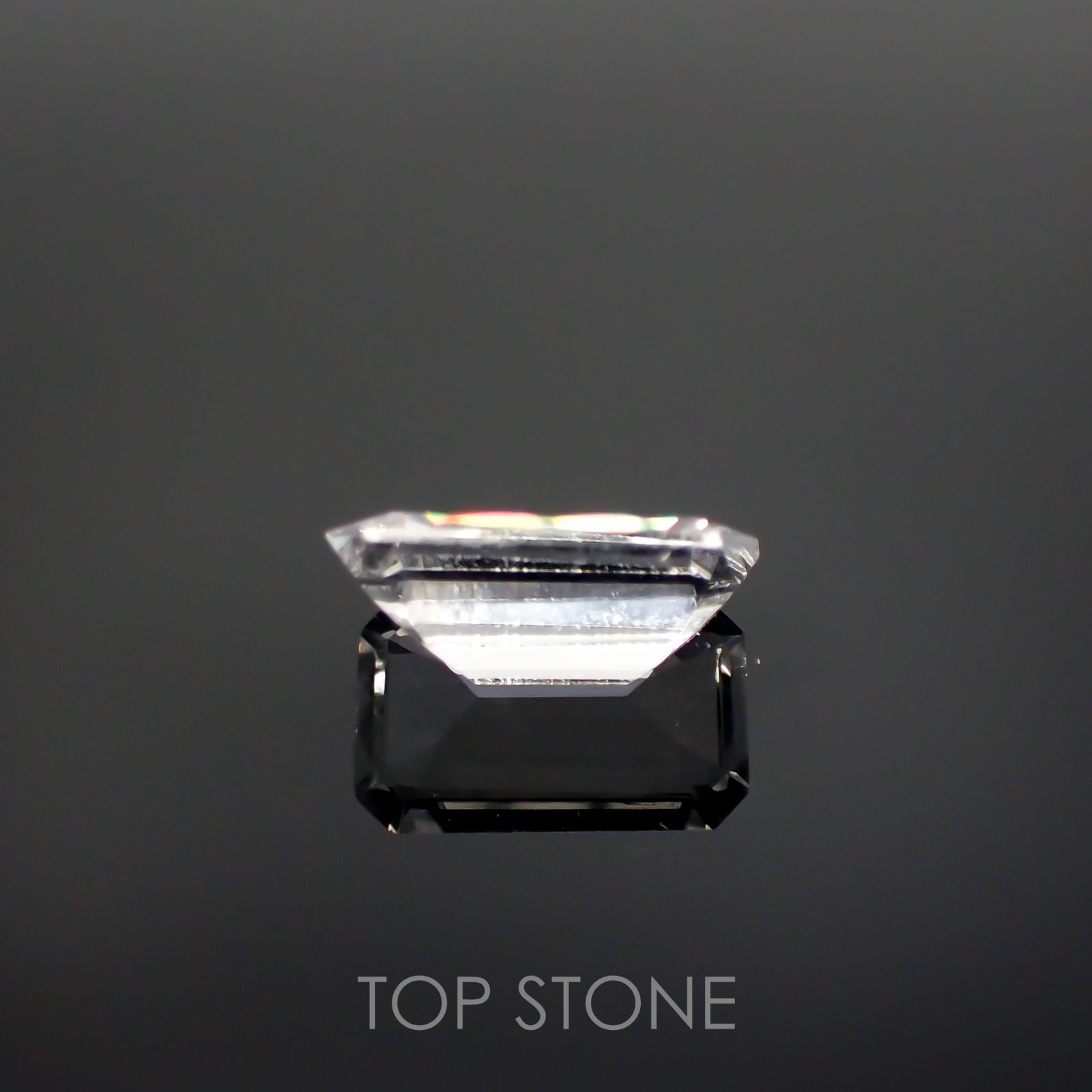 フェナカイト(宝石名ホワイト・フェナカイト) ブラジル産 1.913ct ソ付(彩珠)[210812705]10.1×6.1mm前後