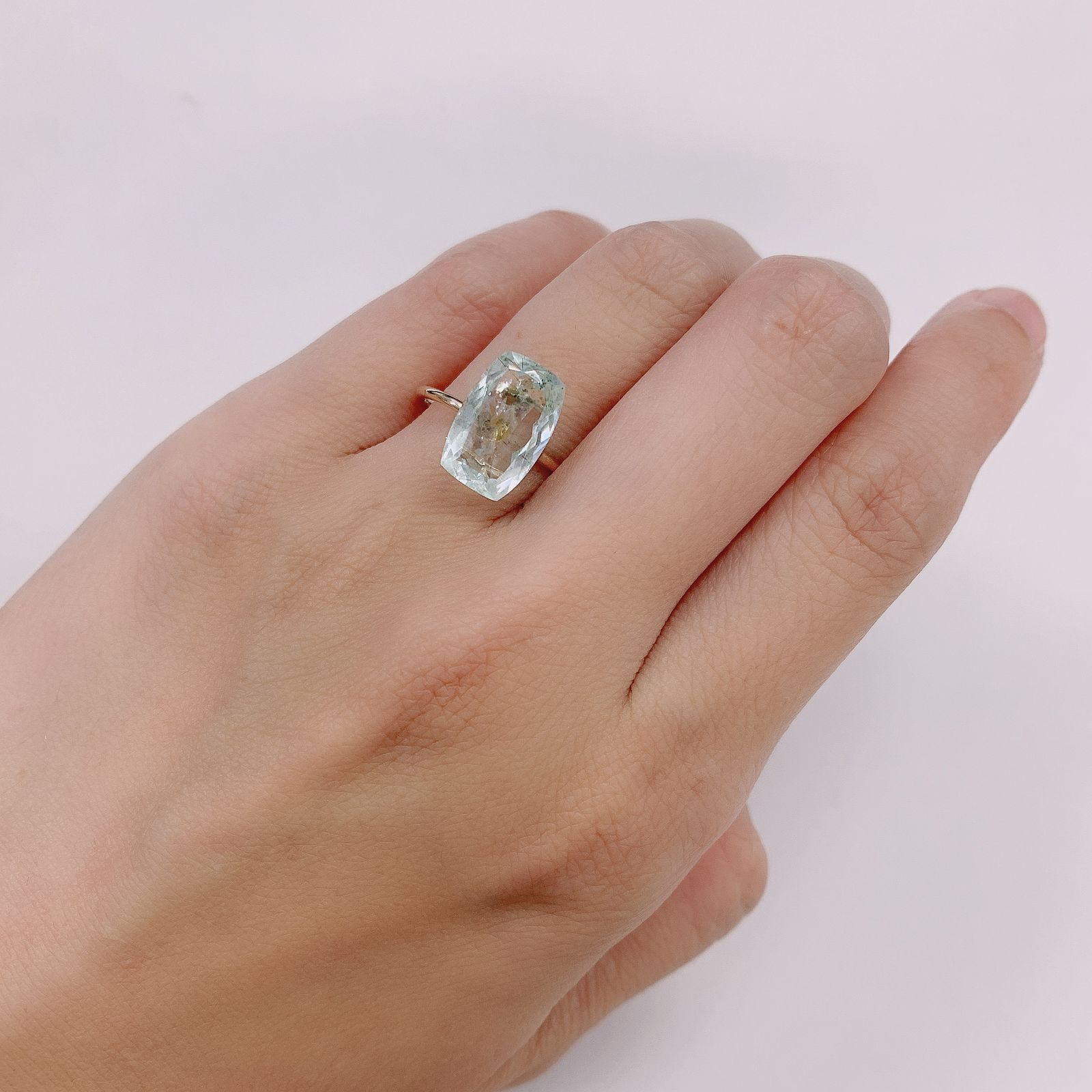 オーロラアクアマリン(宝石名アクアマリン) ブラジル産 3.16ct 識別済[210812716]12.4×8mm前後