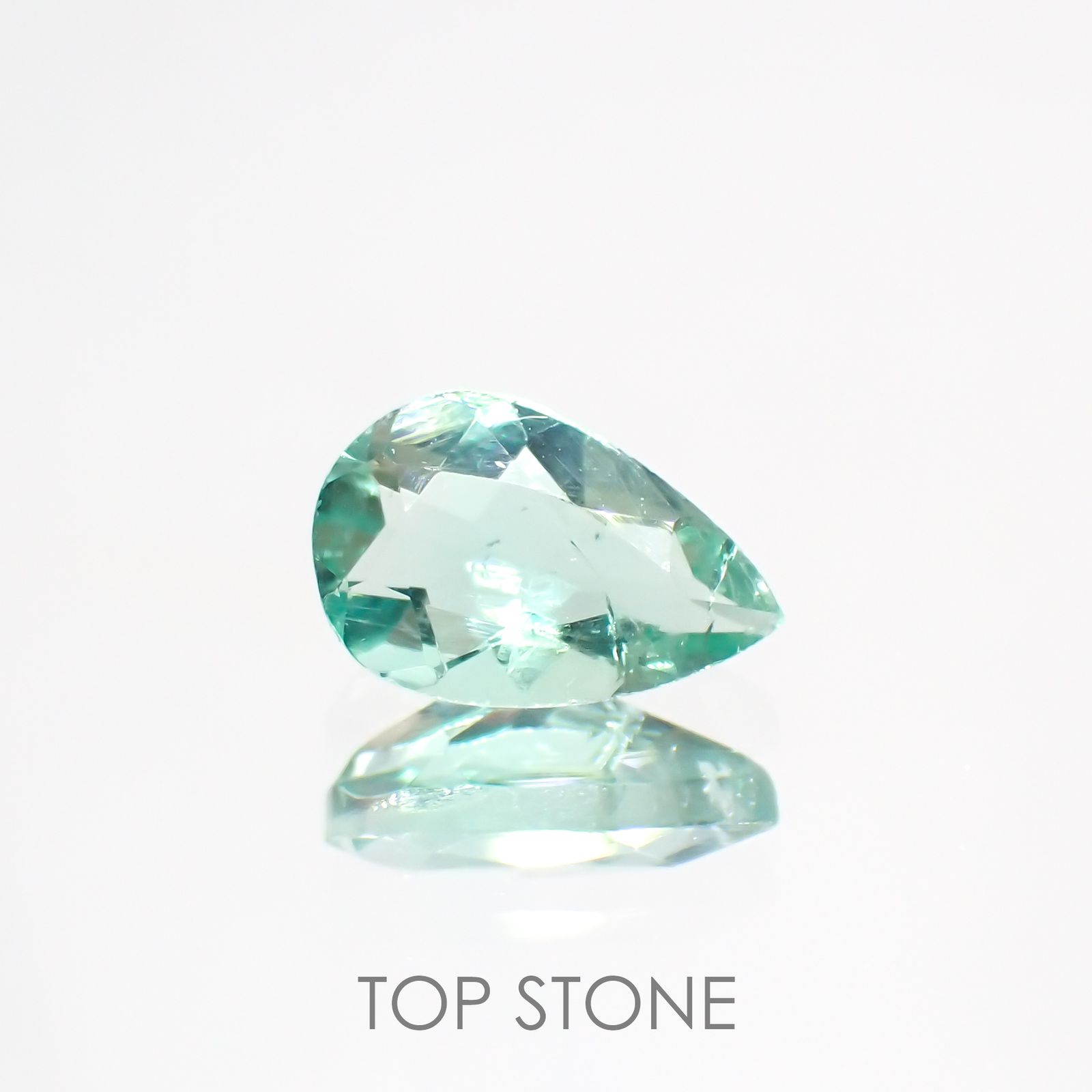 フローライト フルオレッセンス(宝石名フルオライト)イギリス・ロジャリー鉱山産 0.96ct 識別済[211113782]8x5.2mm前後