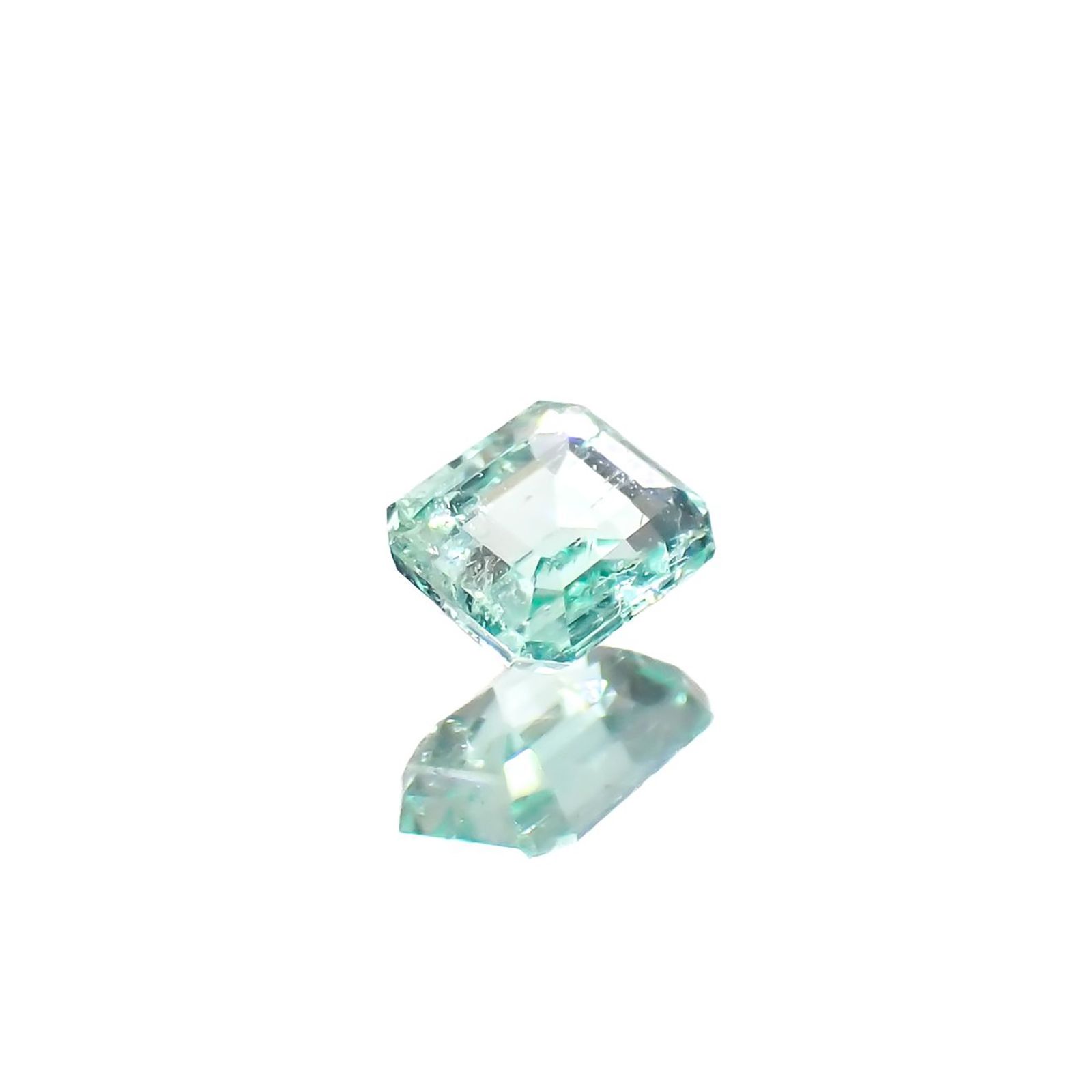 パステルカラーエメラルド コロンビア産 0.15ct / 3.5x2.8mm前後 [240225952]