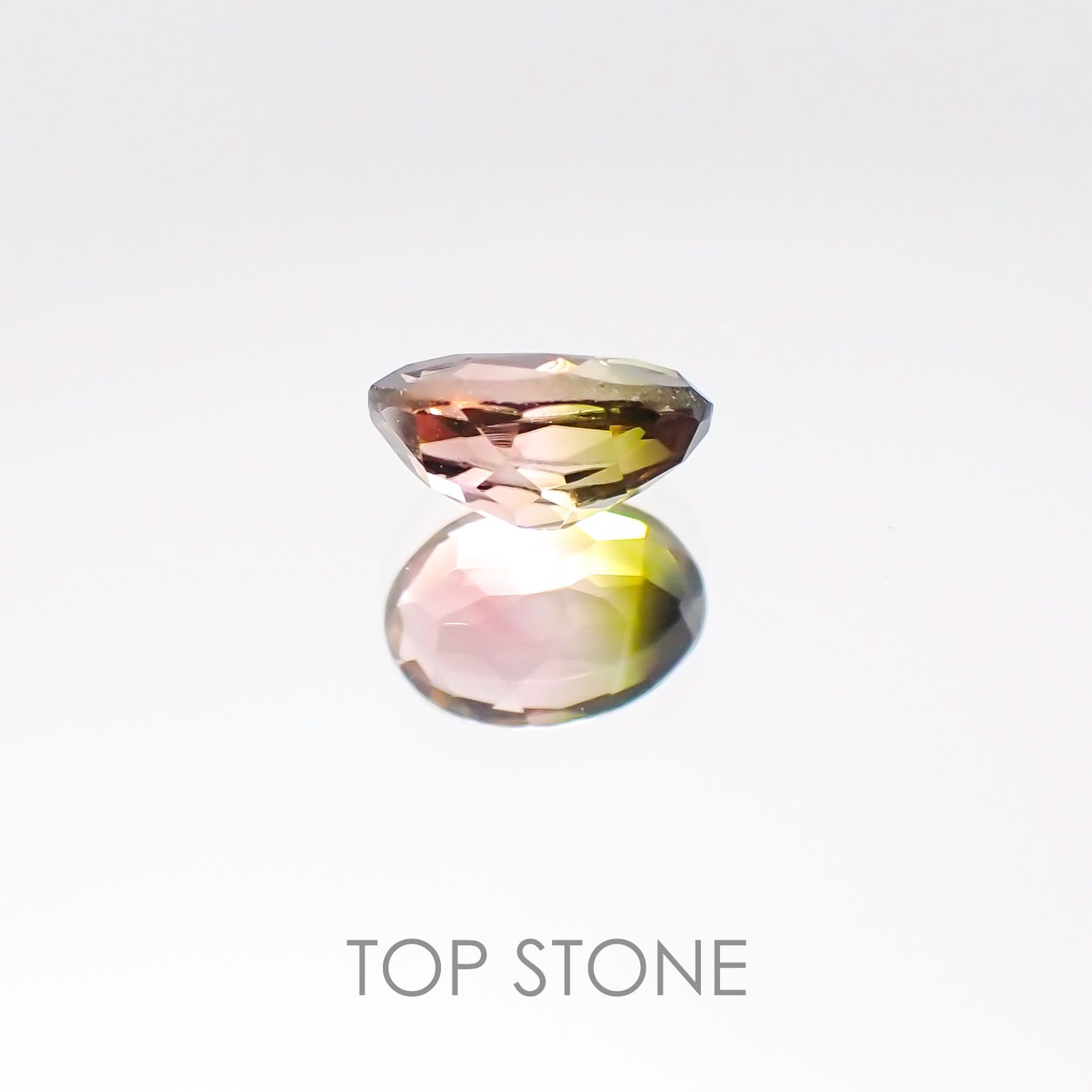 バイカラートルマリン ブラジル産 ルース 0.47ct[20106810]5.7×4.1mm前後