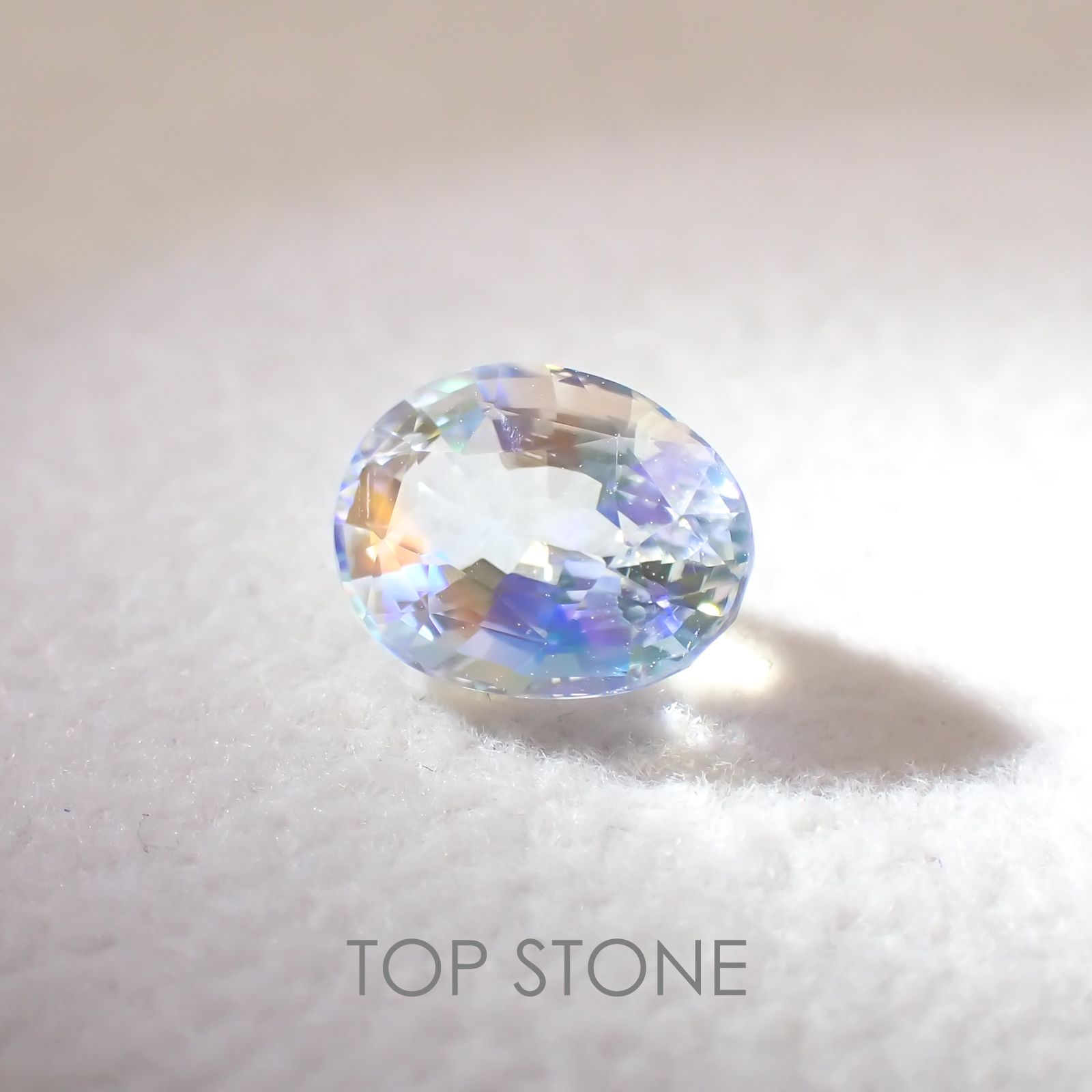 レインボームーンストーン(アンデシンラブラドライト) マダガスカル産 ルース 1.37ct[210310394]8.1×6.1mm前後