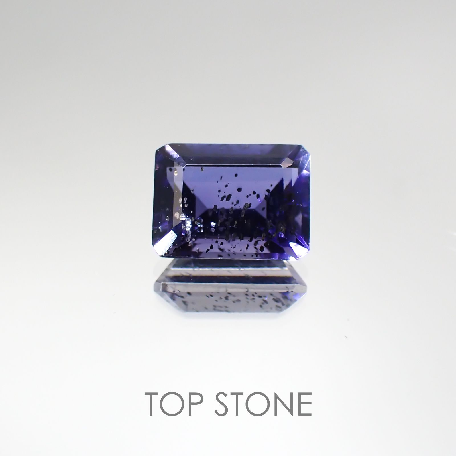 アイオライトサンストーン インド・ブラジル産 ルース 1.53ct[20129283]8.1×6.1mm前後