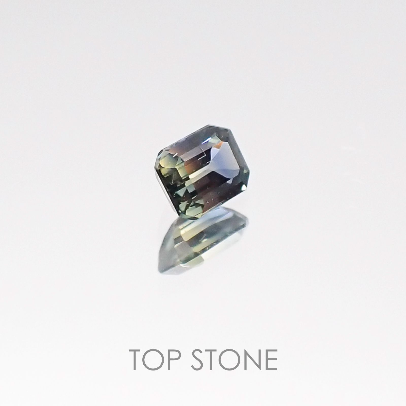 バイカラーサファイア タンザニア産 ルース 0.12ct[20106691]3×2.4mm前後