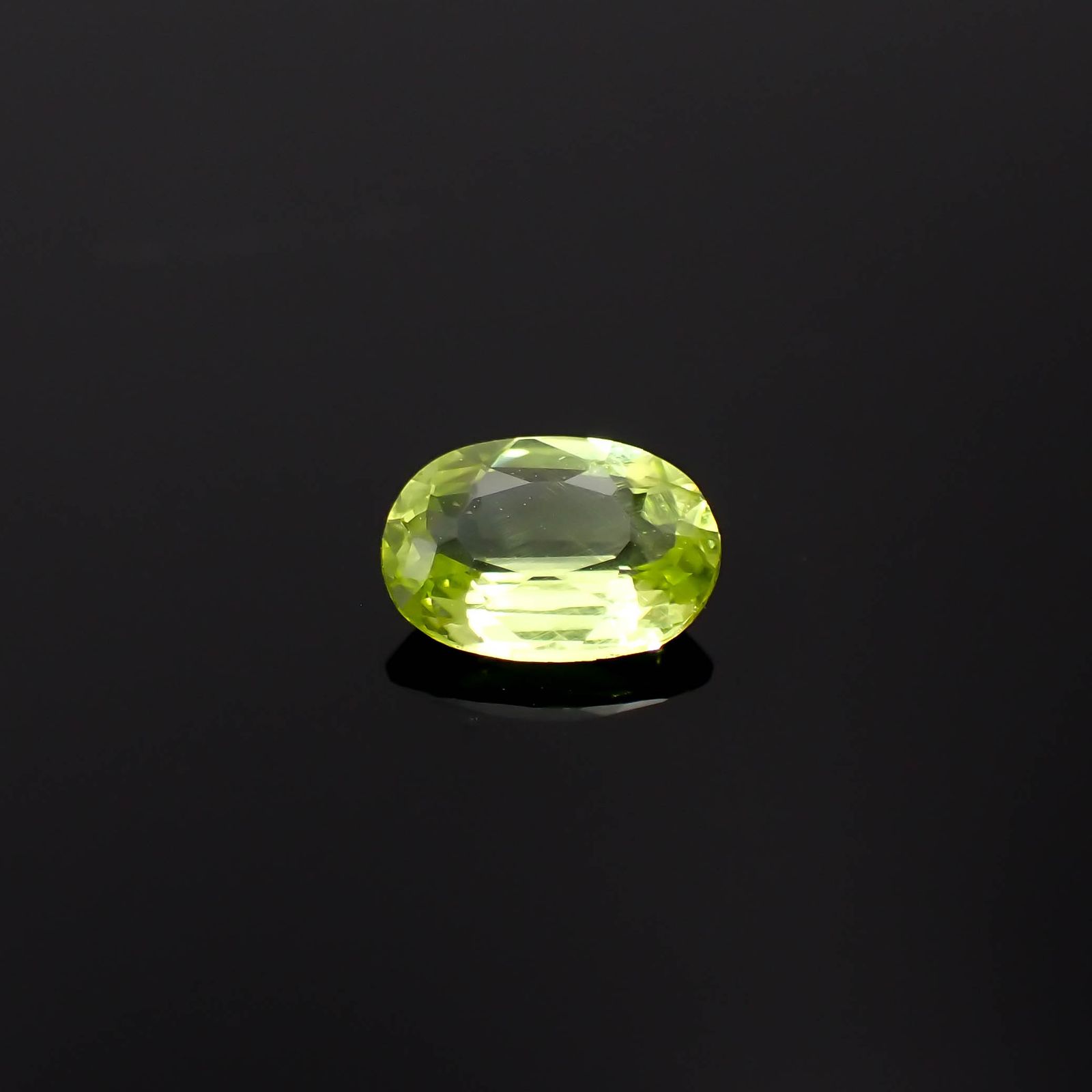 グリーンエンスタタイト(宝石名グリーン・エンスタタイト)カメルーン産 0.67ct 識別済[240125627]6.8x4.8mm前後