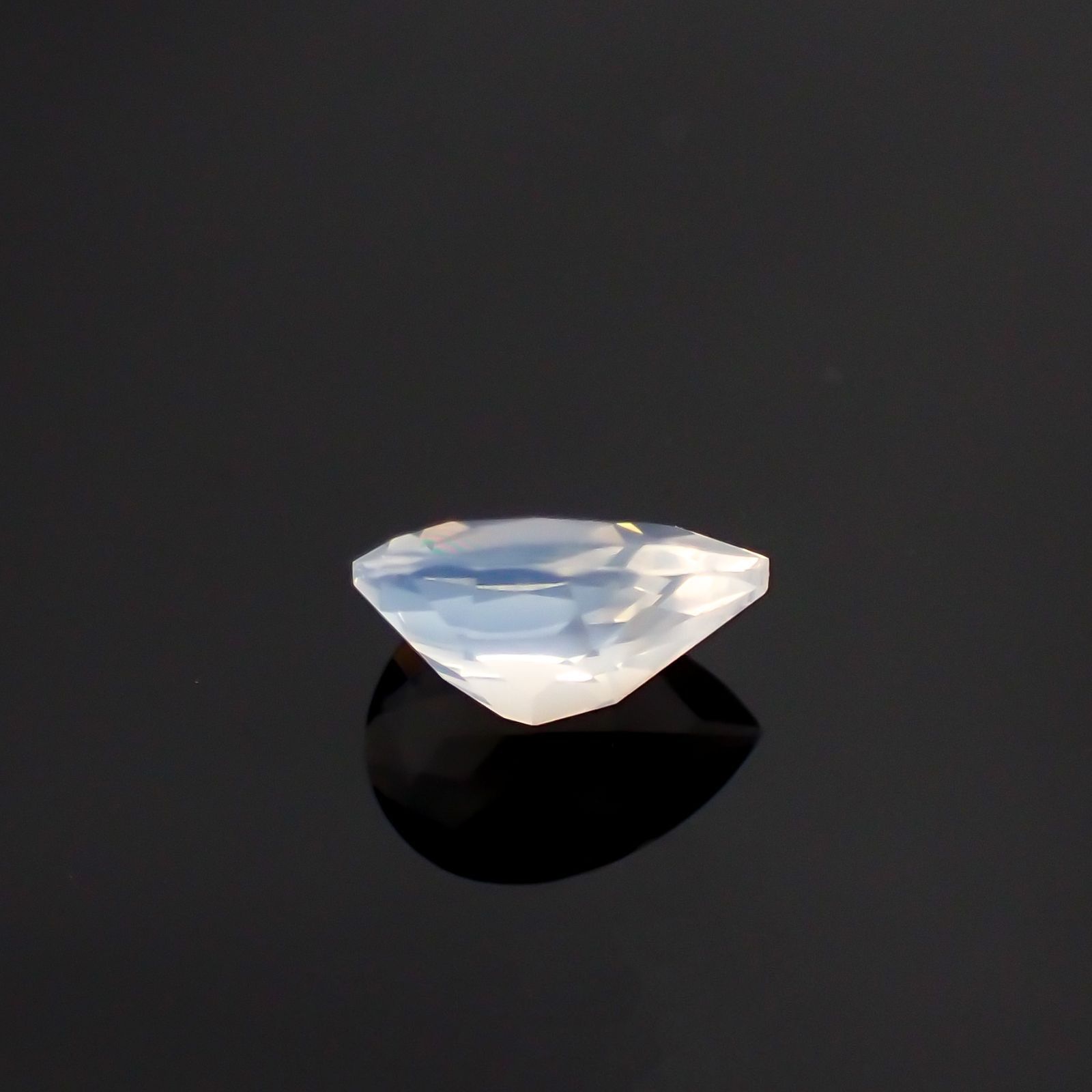 ムーンストーン(宝石名ムーンストーン) インド/スリランカ産 0.58ct 識別済[210611356]7.1×5mm前後