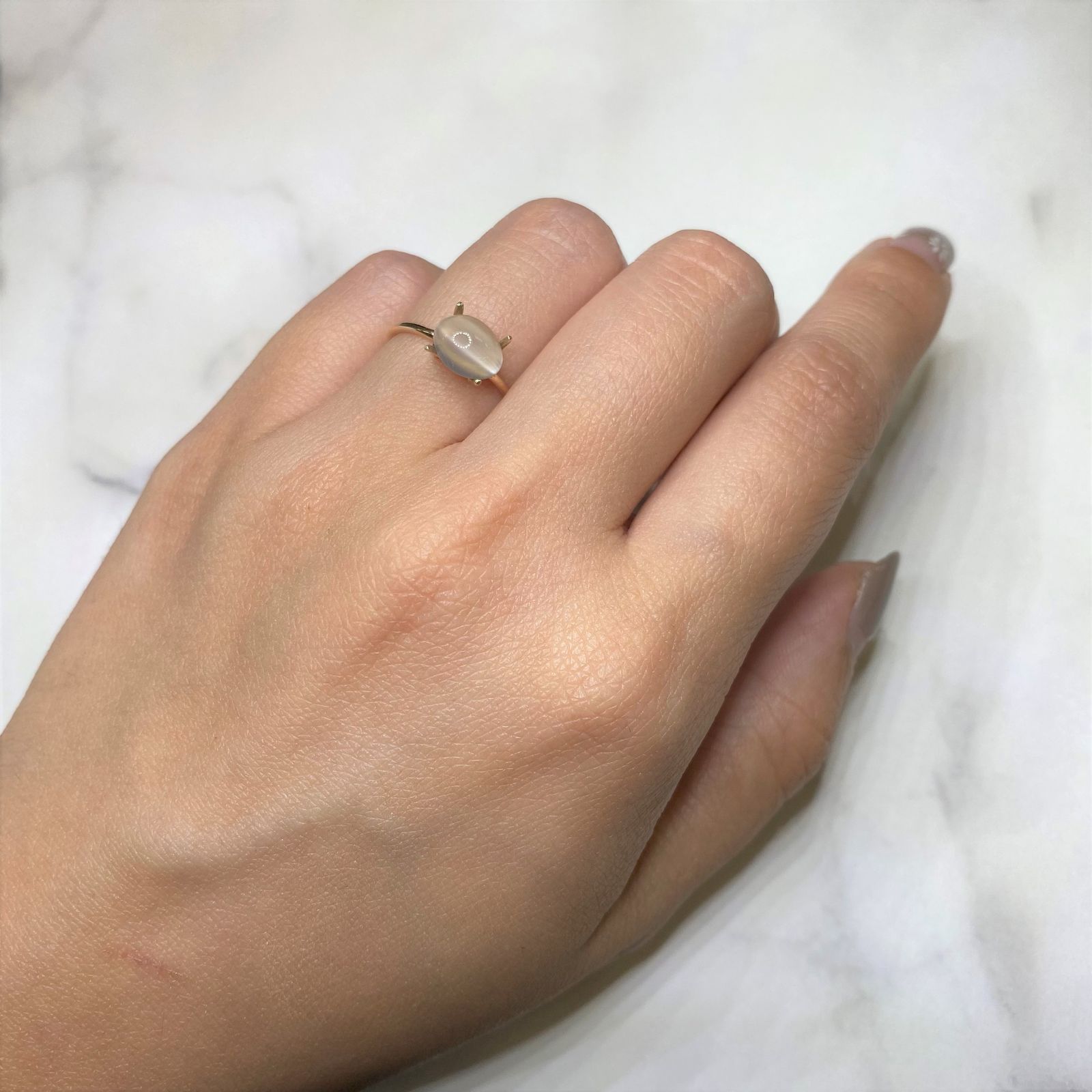 ムーンストーンキャッツアイ(宝石名ムーンストーン・キャッツアイ) インド産 1.21ct 識別済[210912728]7.9×6mm前後