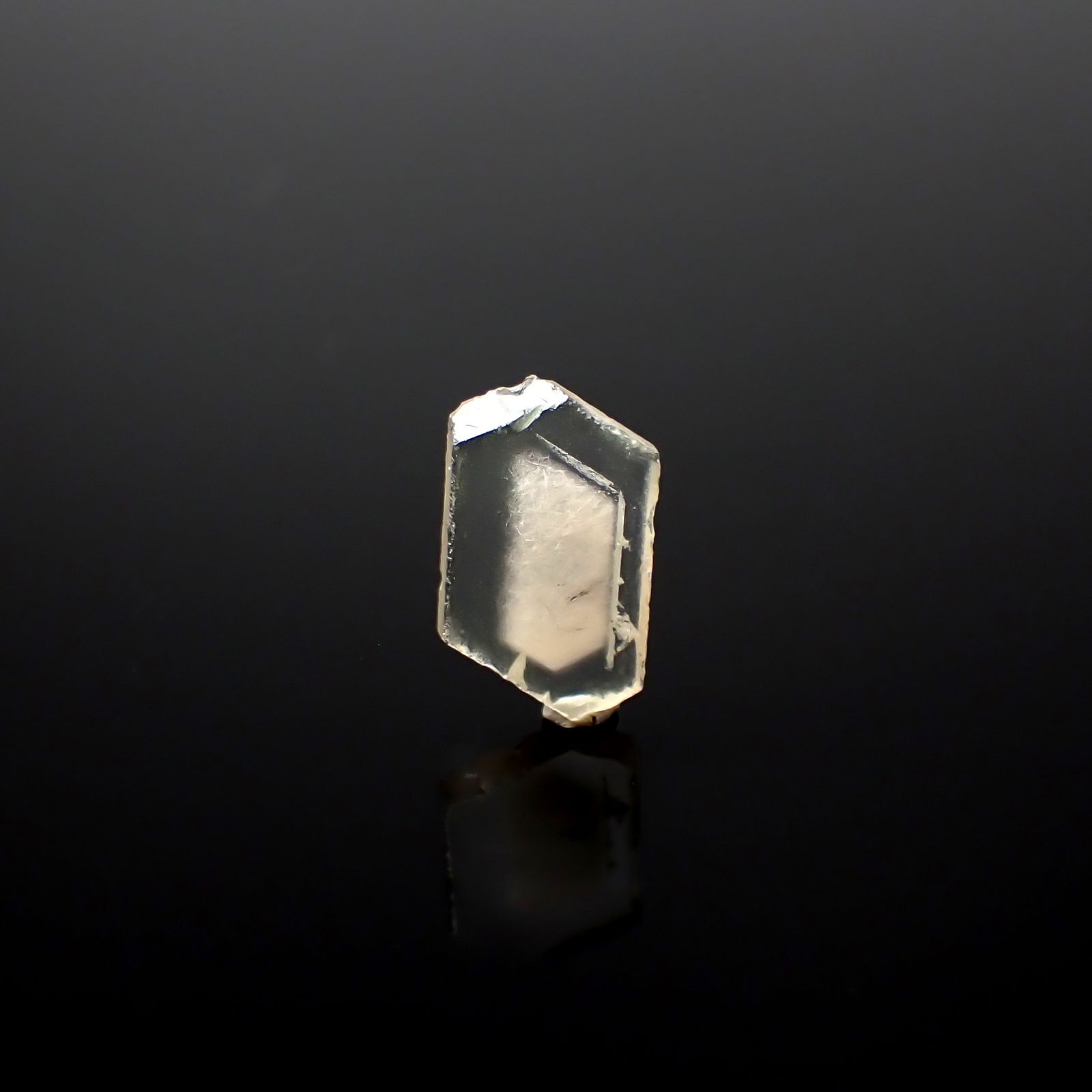 ファントムクォーツ 原石スライス ブラジル産 3.79ct [250330073]16.4x9.9mm前後