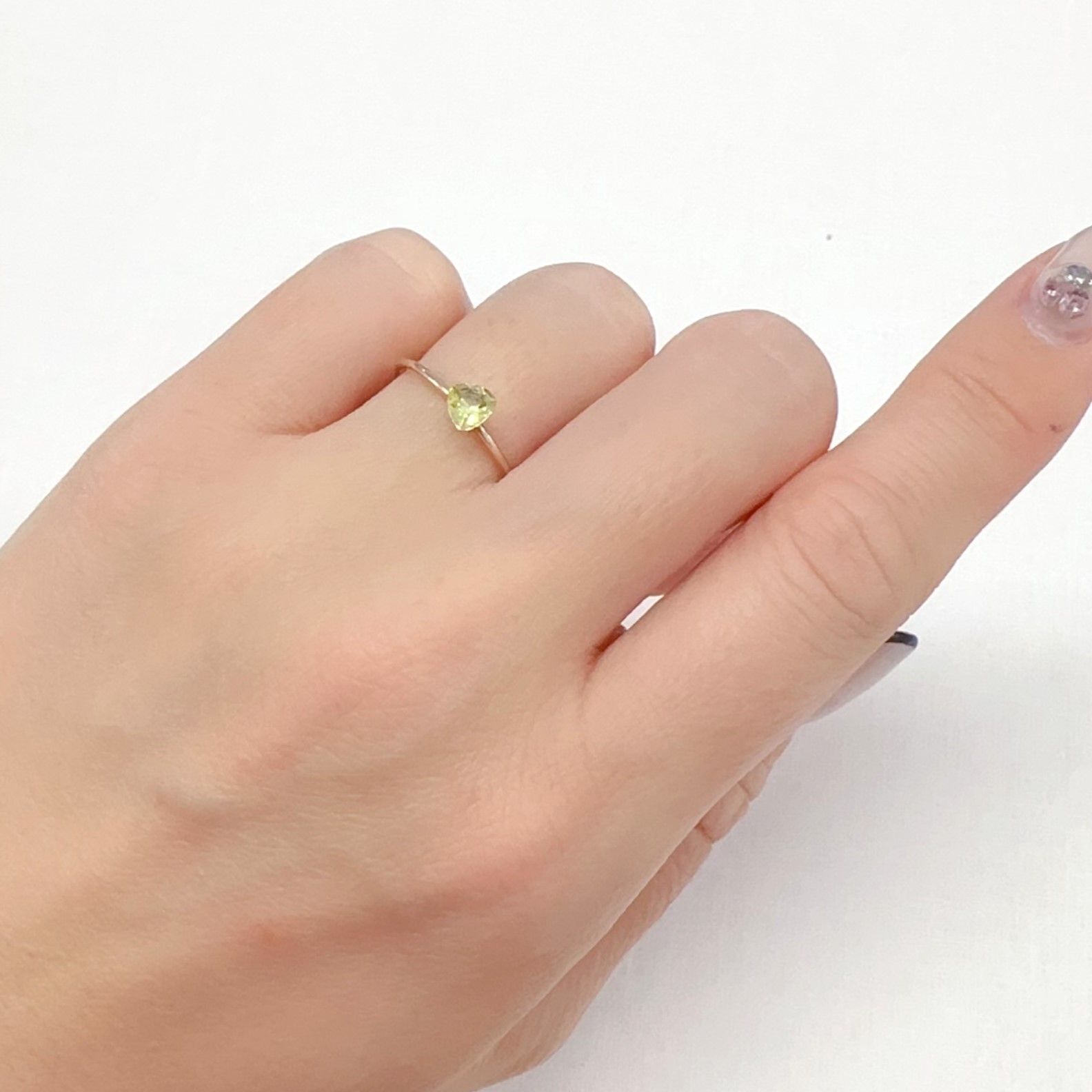 グリーンエンスタタイト(宝石名グリーン・エンスタタイト)カメルーン産 0.36ct 識別済[240125617]4.4x4.5mm前後