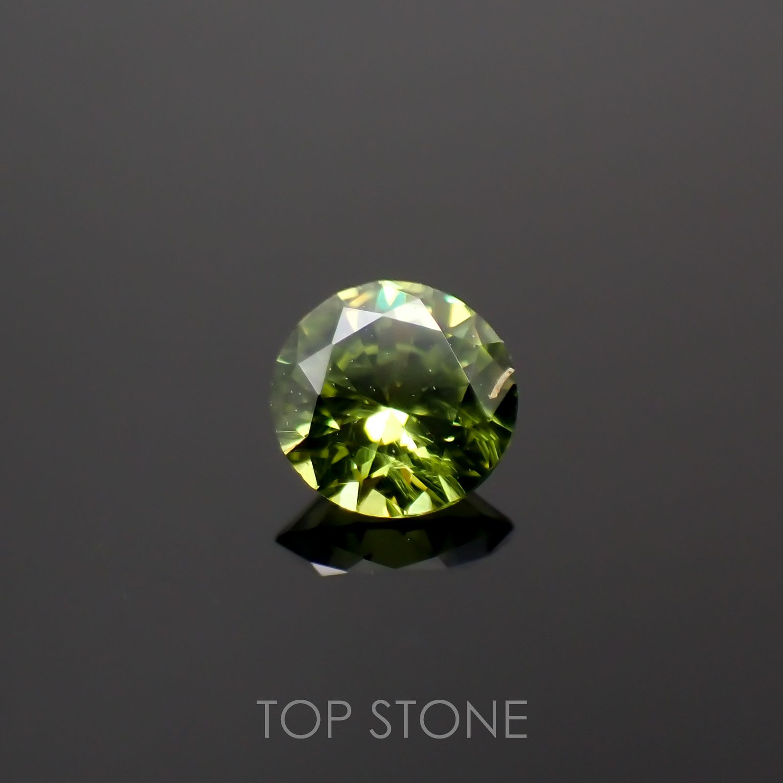 デマントイドガーネット(宝石名デマントイド・ガーネット)ロシア産 0.16ct 識別済[221119168]3.4x3.4mm前後