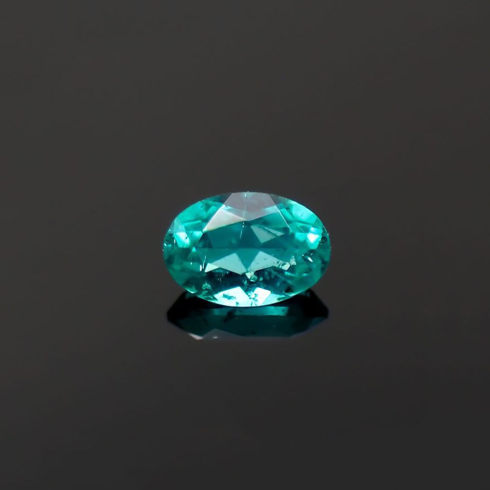 パライバトルマリン(宝石名トルマリン/別名パライバ・トルマリン)ブラジル産 識別済 0.083ct / 3.3x2.2mm前後 [221018775]