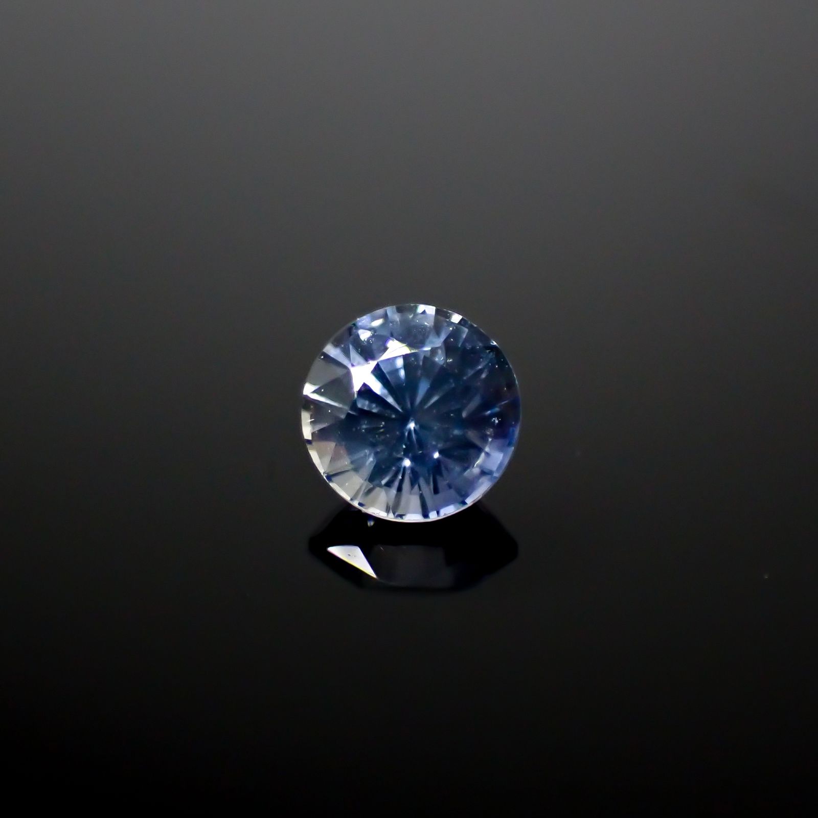 アイスブルーサファイア スリランカ産 0.45ct[240828660]4.4x4.4mm前後