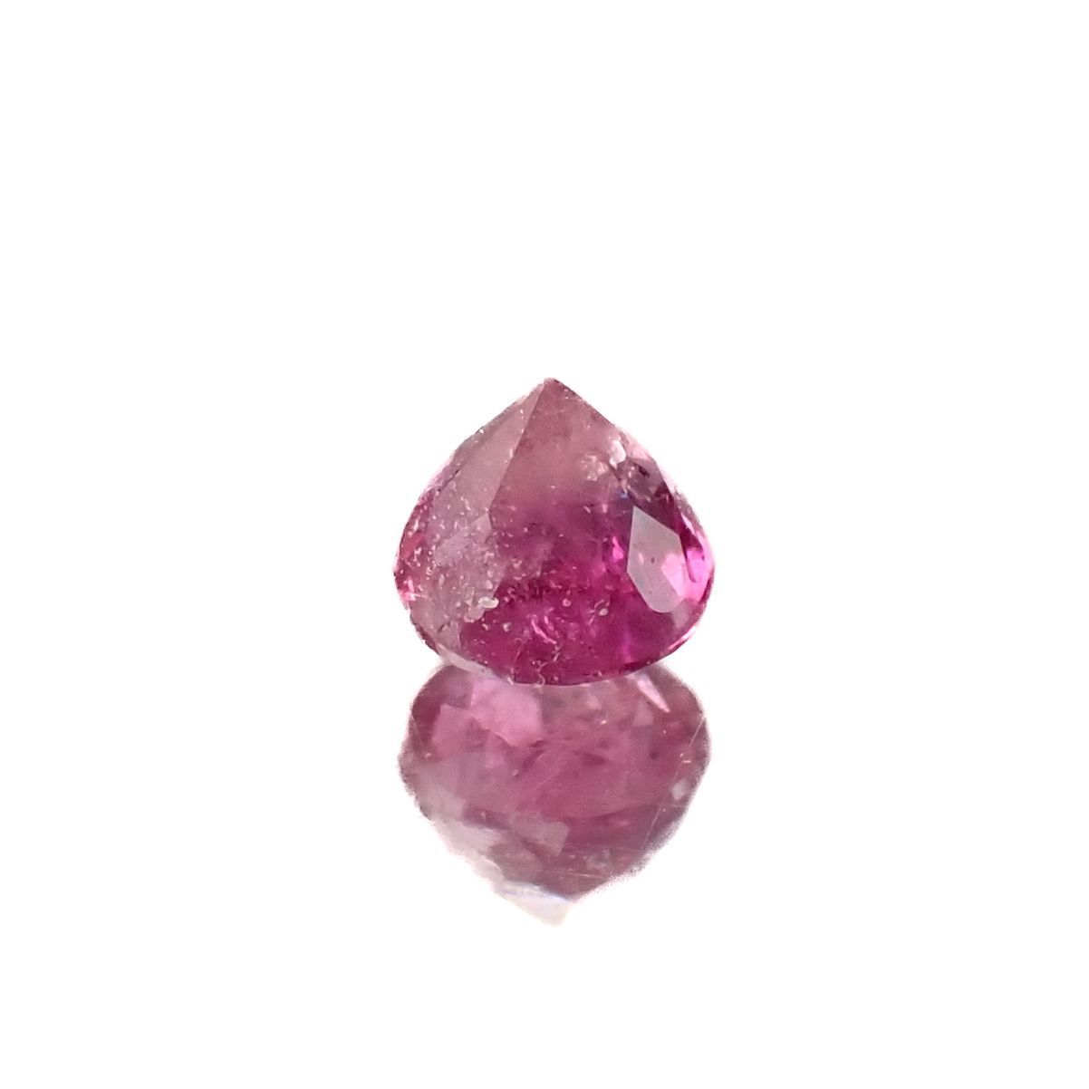 レッドベリル(宝石名レッド・ベリル)アメリカ・ユタ州産 0.083ct 識別済[220716752]2.6x2.6mm前後