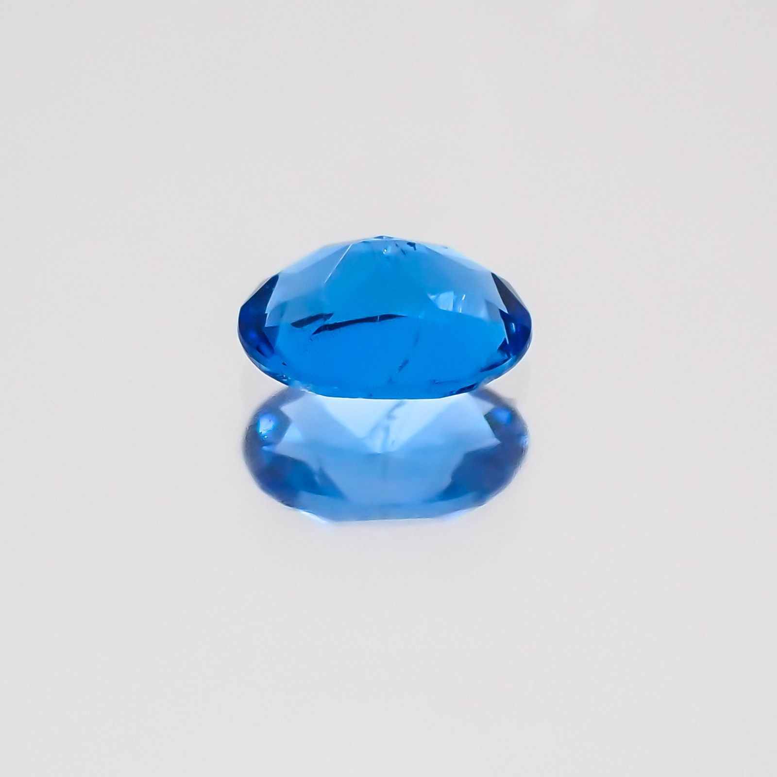 アウイナイト フルオレッセンス(宝石名アウイナイト) ドイツ産 0.103ct ソ付(日独)[21049769]3.7×2.8mm前後
