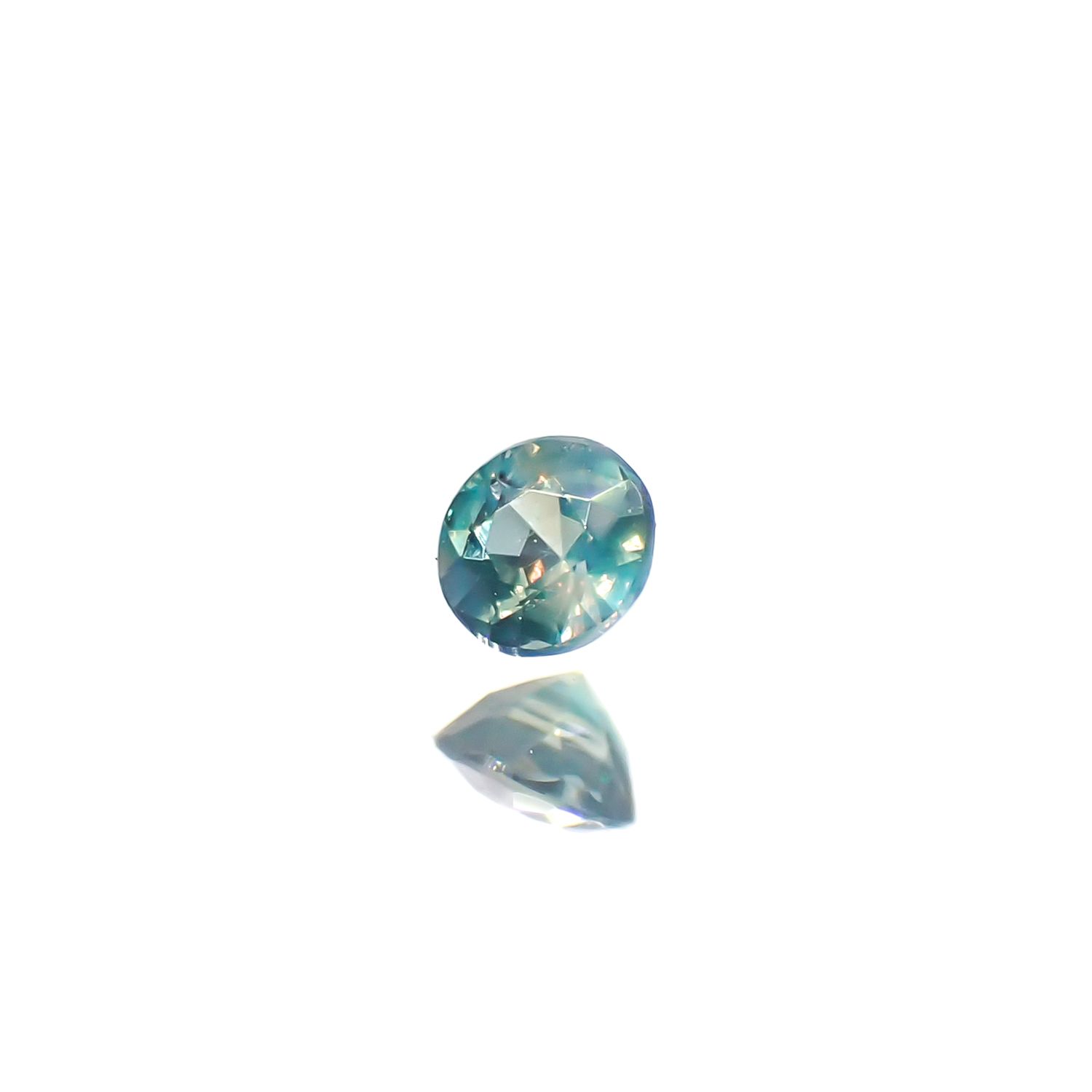 シルキーアレキサンドライト ブラジル産/EmeraldMains社製 0.046ct[240527614]2.1x2.1mm前後