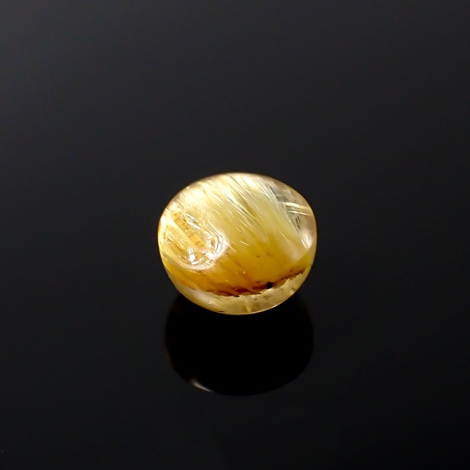 ルチルクォーツ(宝石名ルチルレイテッド・クォーツ) ブラジル産 識別済 2.21ct / 7.4×7.4mm前後 [251013303]