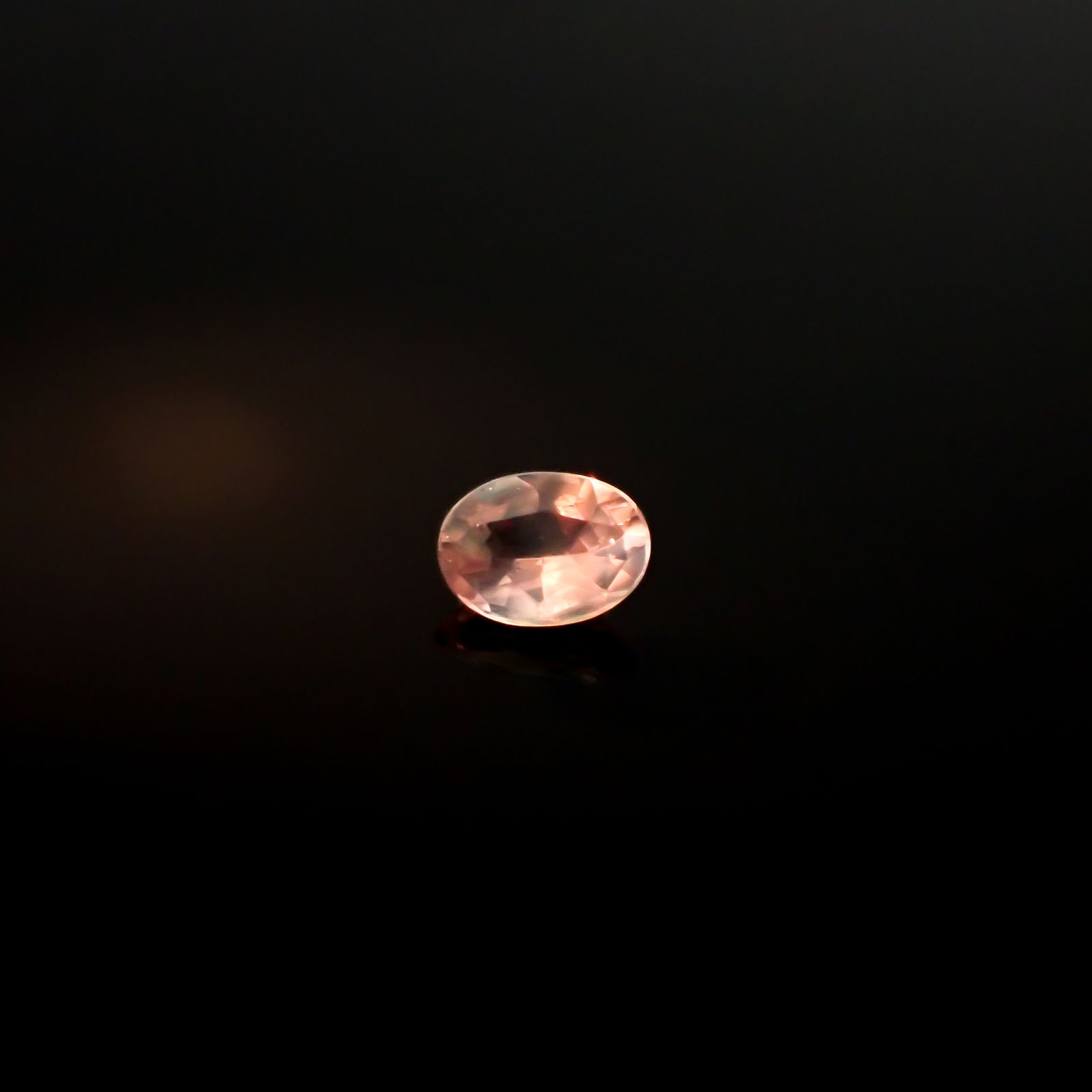 アレキサンドライトキャッツアイ ブラジル・ミナスジェライス州ヘマチタ鉱山産 0.099ct[240527429]3.2x2.4mm前後
