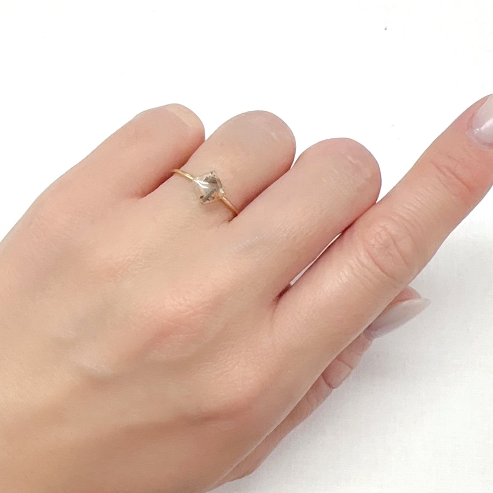 レインボーラティスサンストーン オーストラリア産 0.72ct[240326525]5.8x5.3mm前後