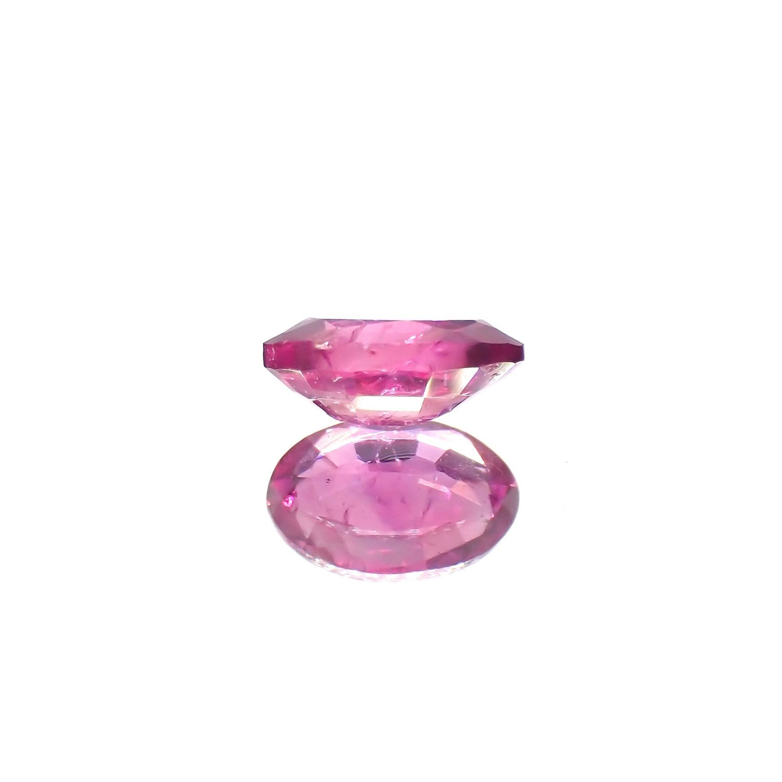 ウィンザーサファイア タンザニア・ウィンザー産 0.31ct / 4.9x3.1mm前後 [230421405]