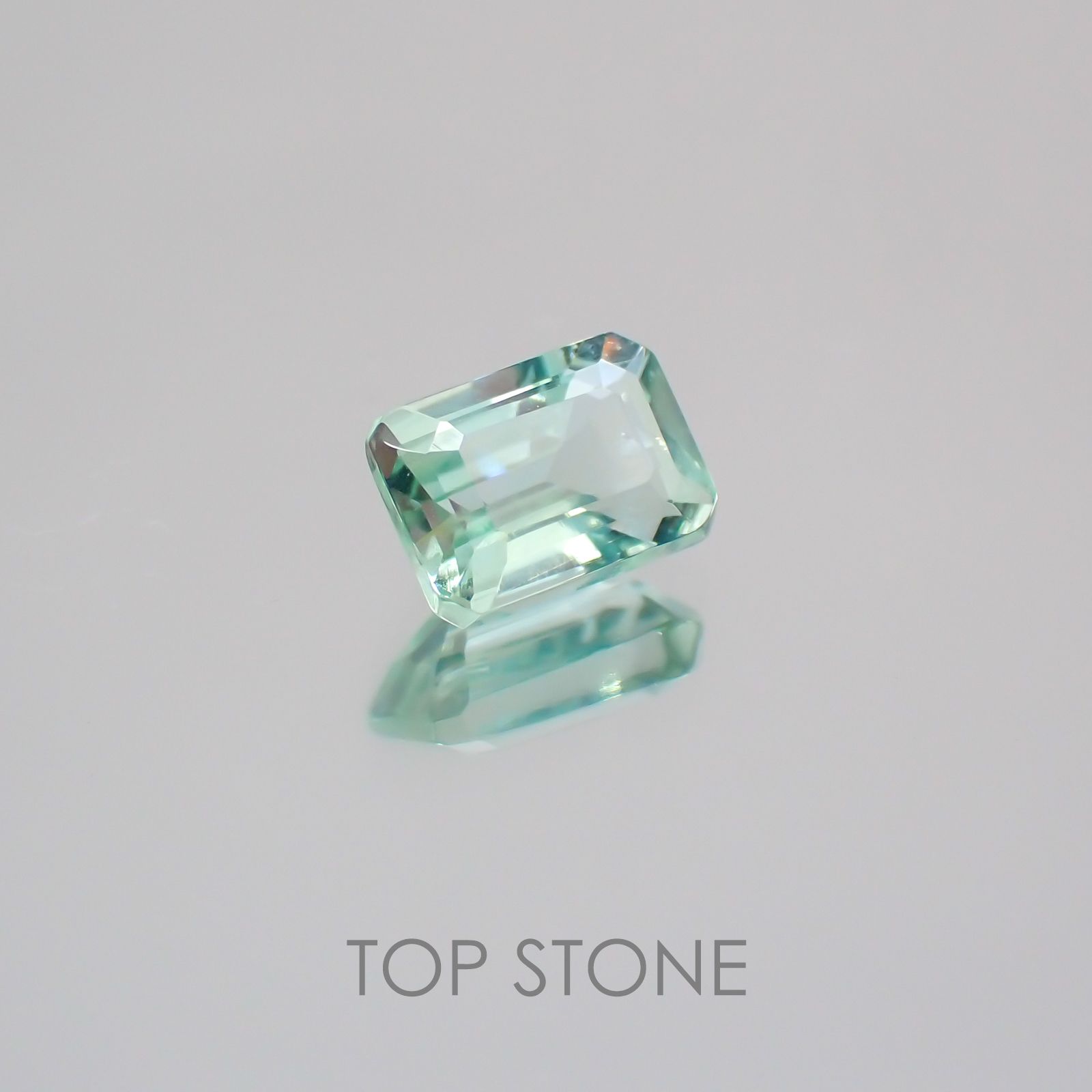 ミントベリル(宝石名グリーン・ベリル) ブラジル産 0.46ct 識別済[21079834]5.4×3.7mm前後