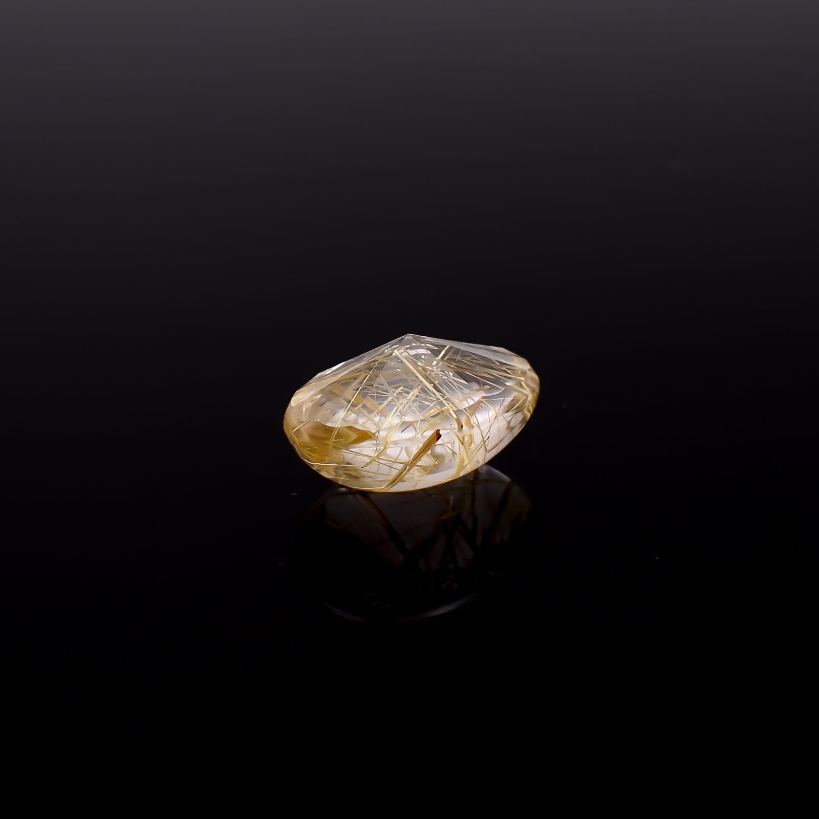 ◇バフトップカット◇ルチルクォーツ ブラジル産 6.69ct / 14x10mm前後 [260732404]