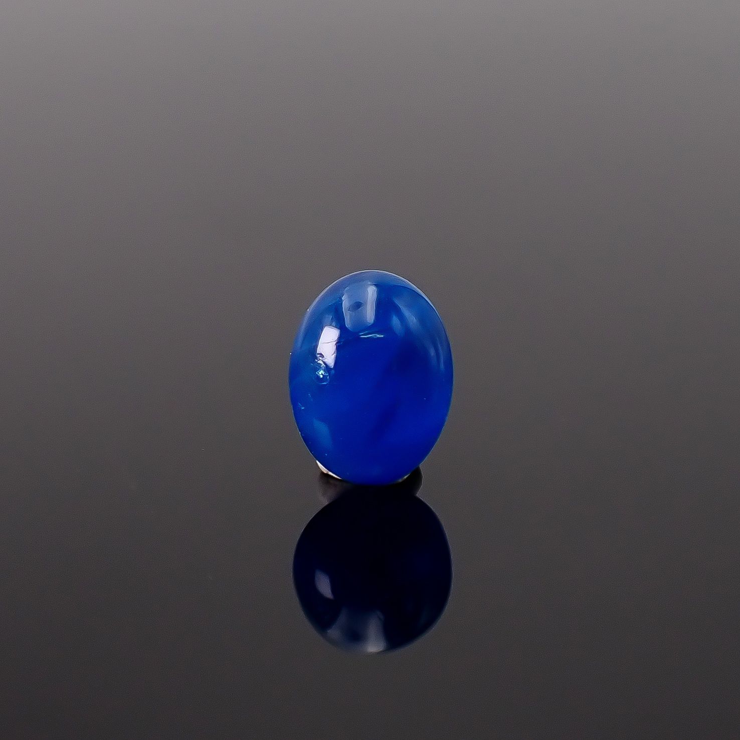 アウイナイト フルオレッセンス アフガニスタン産 0.75ct / 6.6x5.1mm前後 [260131504]