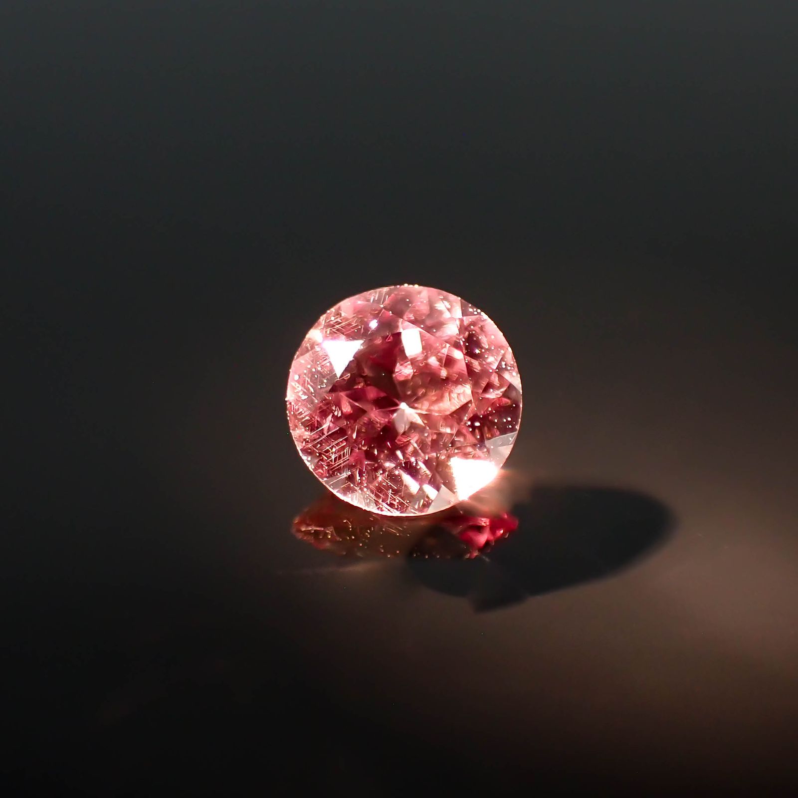 ドラゴンガーネット タンザニア産 0.49ct[230421462]4.8x4.8mm前後