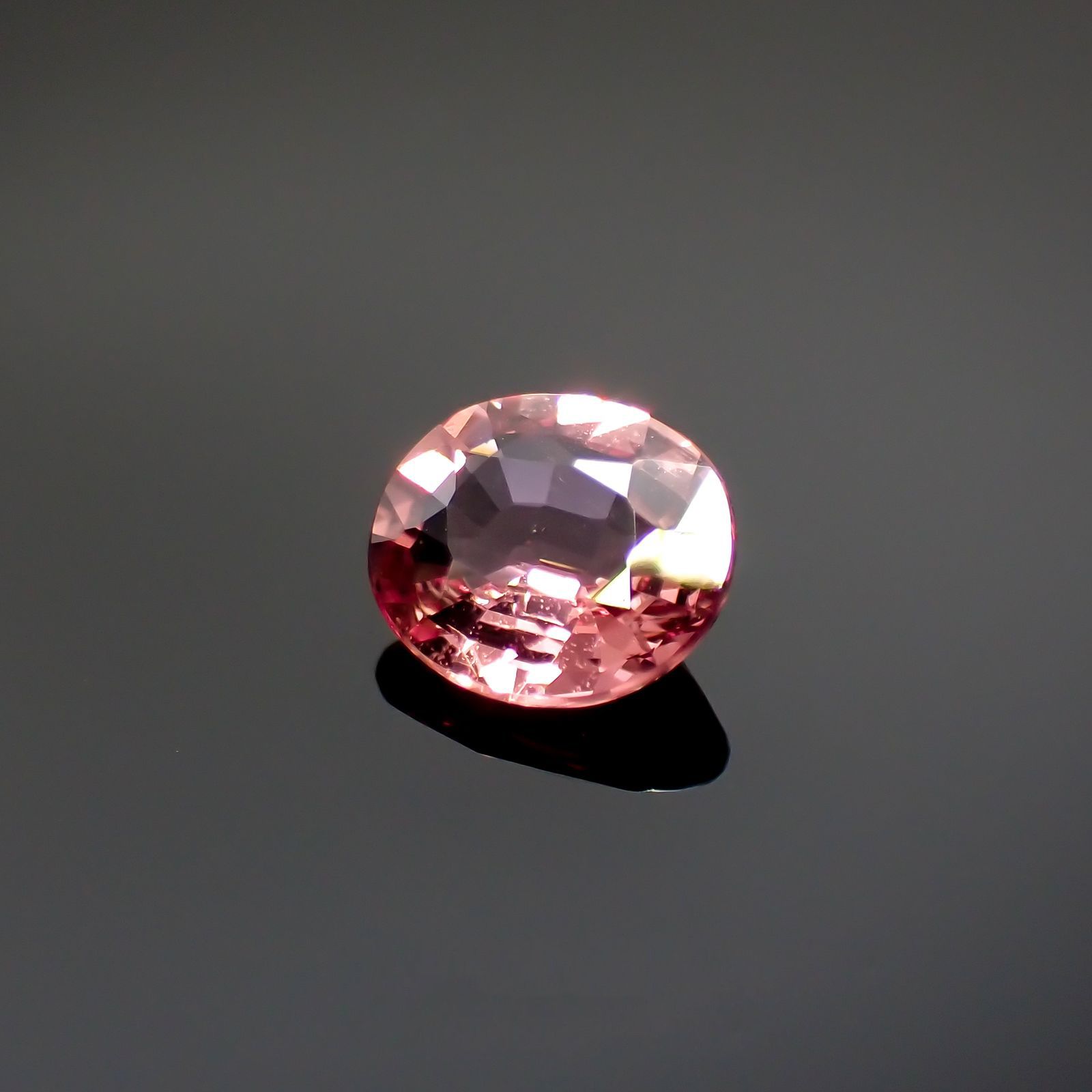 パパラチャサファイア(宝石名パパラチャサファイア) スリランカ産 0.88ct GIA鑑付[20062895]6.4×5.5mm前後