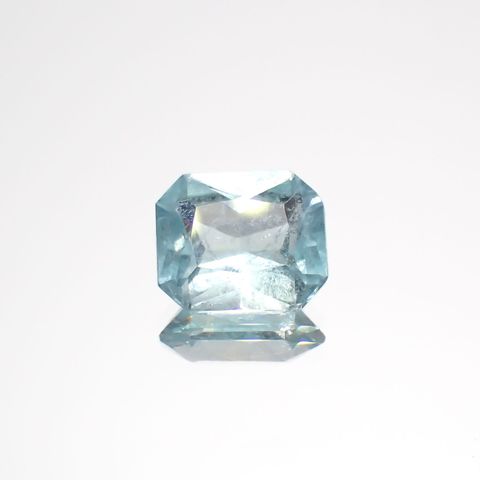 ユークレース(宝石名ブルー・ユークレース)コロンビア産 1.989ct ソ付(彩珠)[221018680]8.6x7.3mm前後
