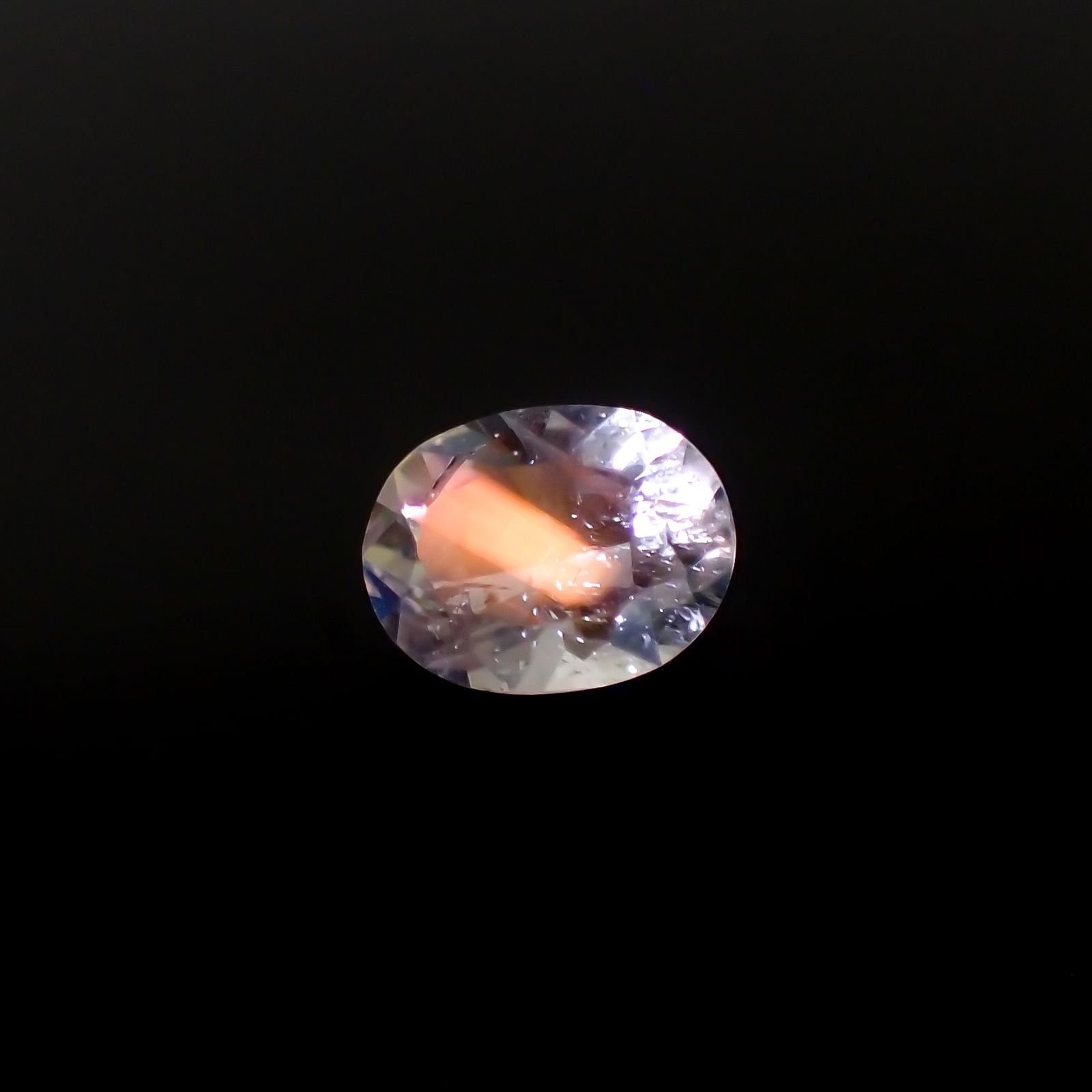 レインボームーンストーン タンザニア産 0.67ct[231023578]6.7x5.2mm前後